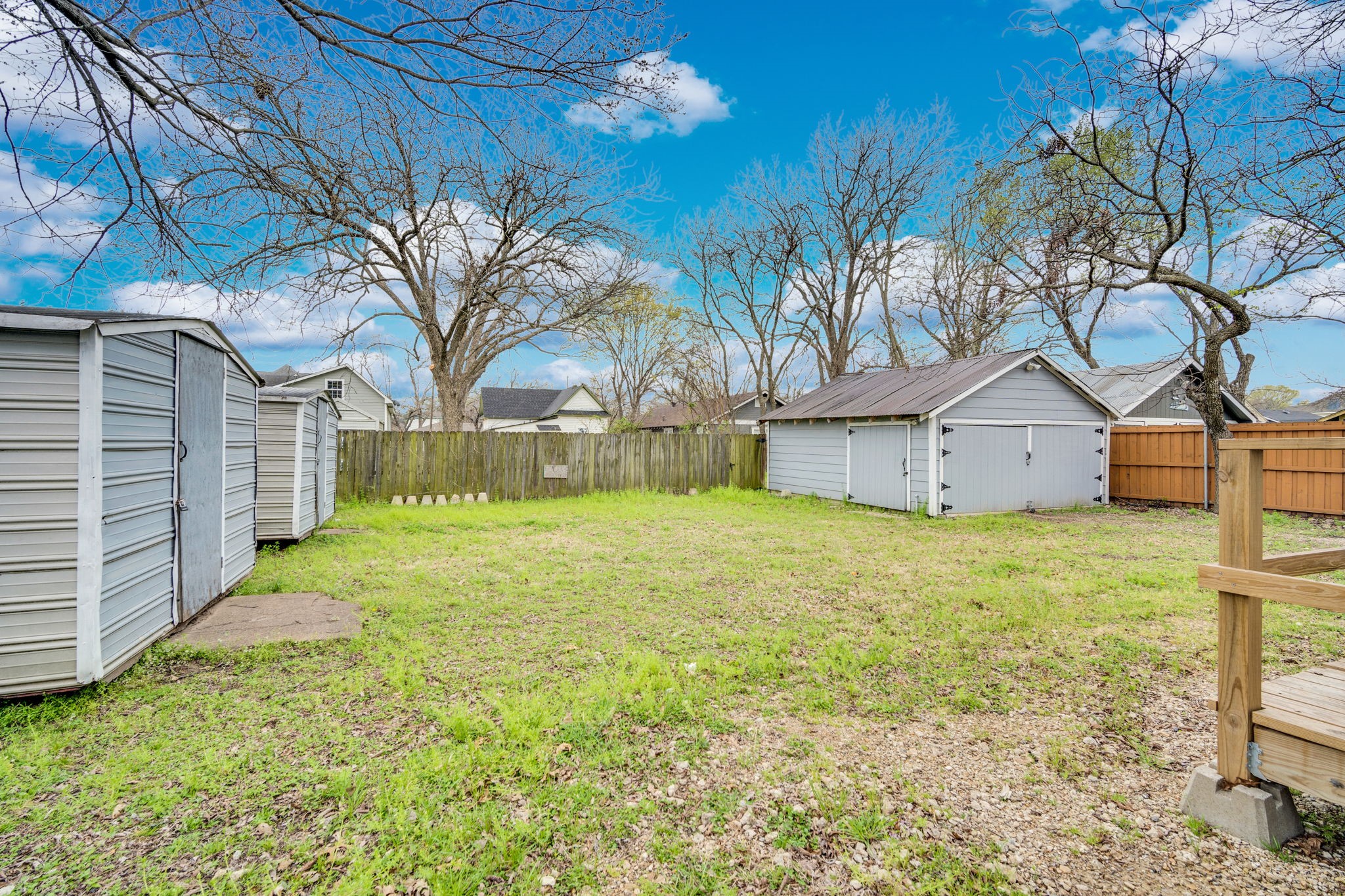 205 W Latimer Street Ennis TX 75119