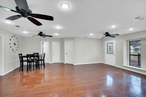 205 W Latimer Street Ennis TX 75119