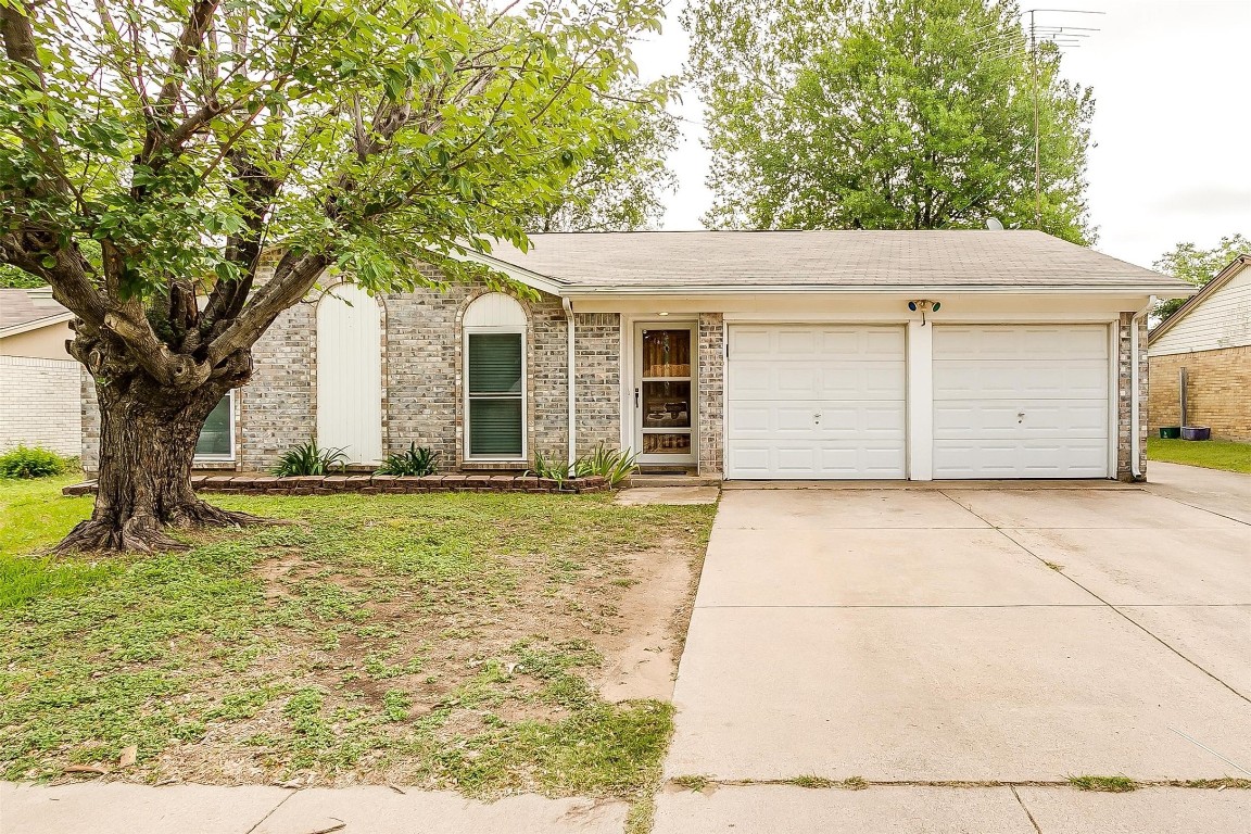 216 N Heights Drive Crowley TX 76036