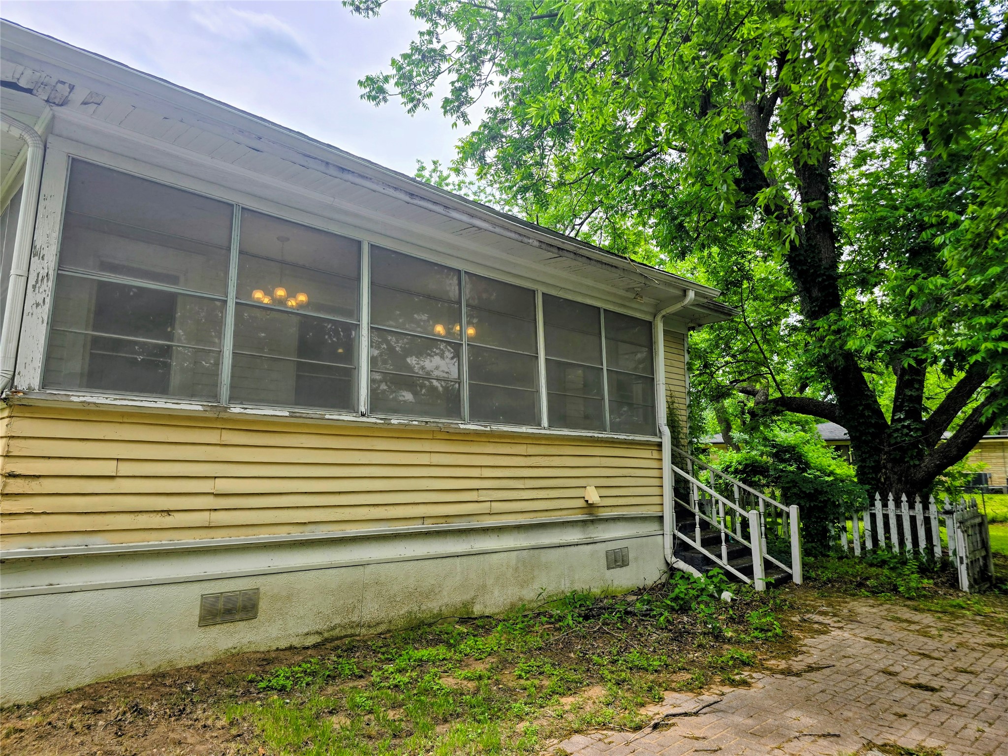 324 E Liberty Street Pilot Point TX 76258
