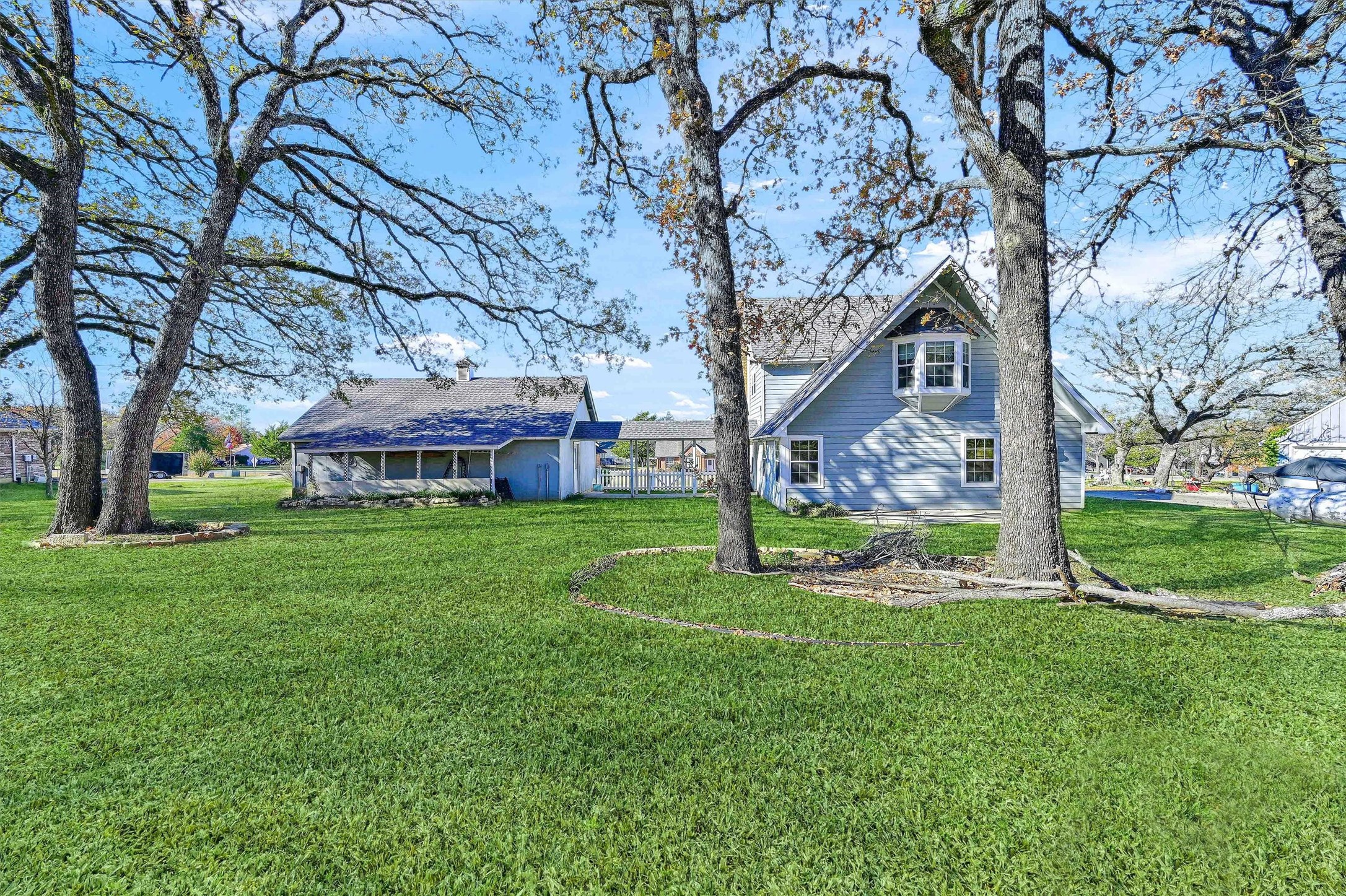 123 Pontiac Drive Lake Kiowa TX 76240