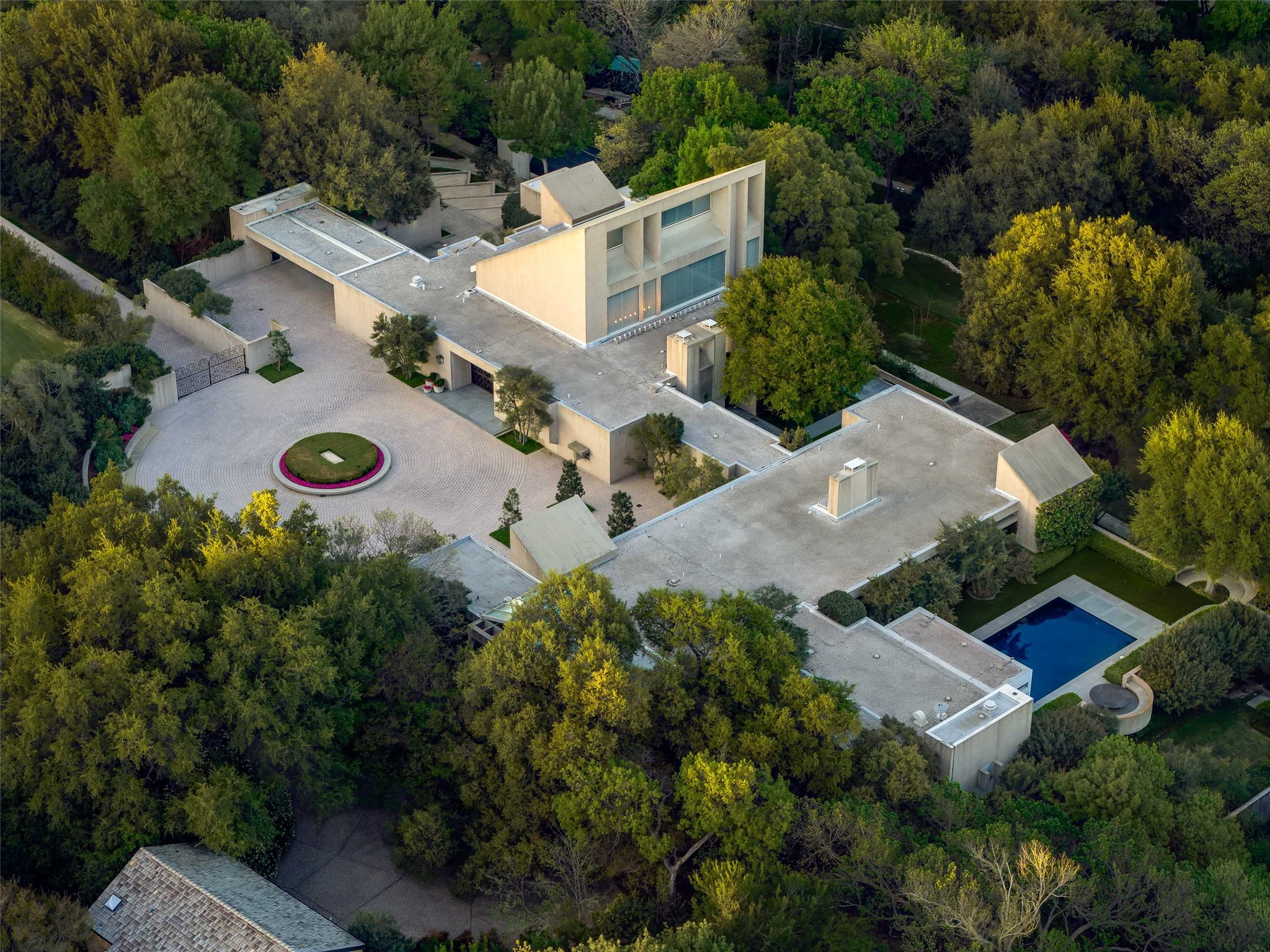 1400 Shady Oaks Lane Westover Hills TX 76107