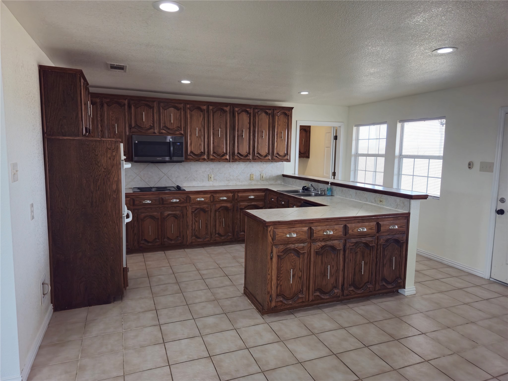 1001 N Atkins Drive Celeste TX 75423