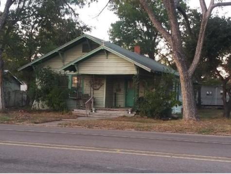 303 W Yeagua Street Groesbeck TX 76642