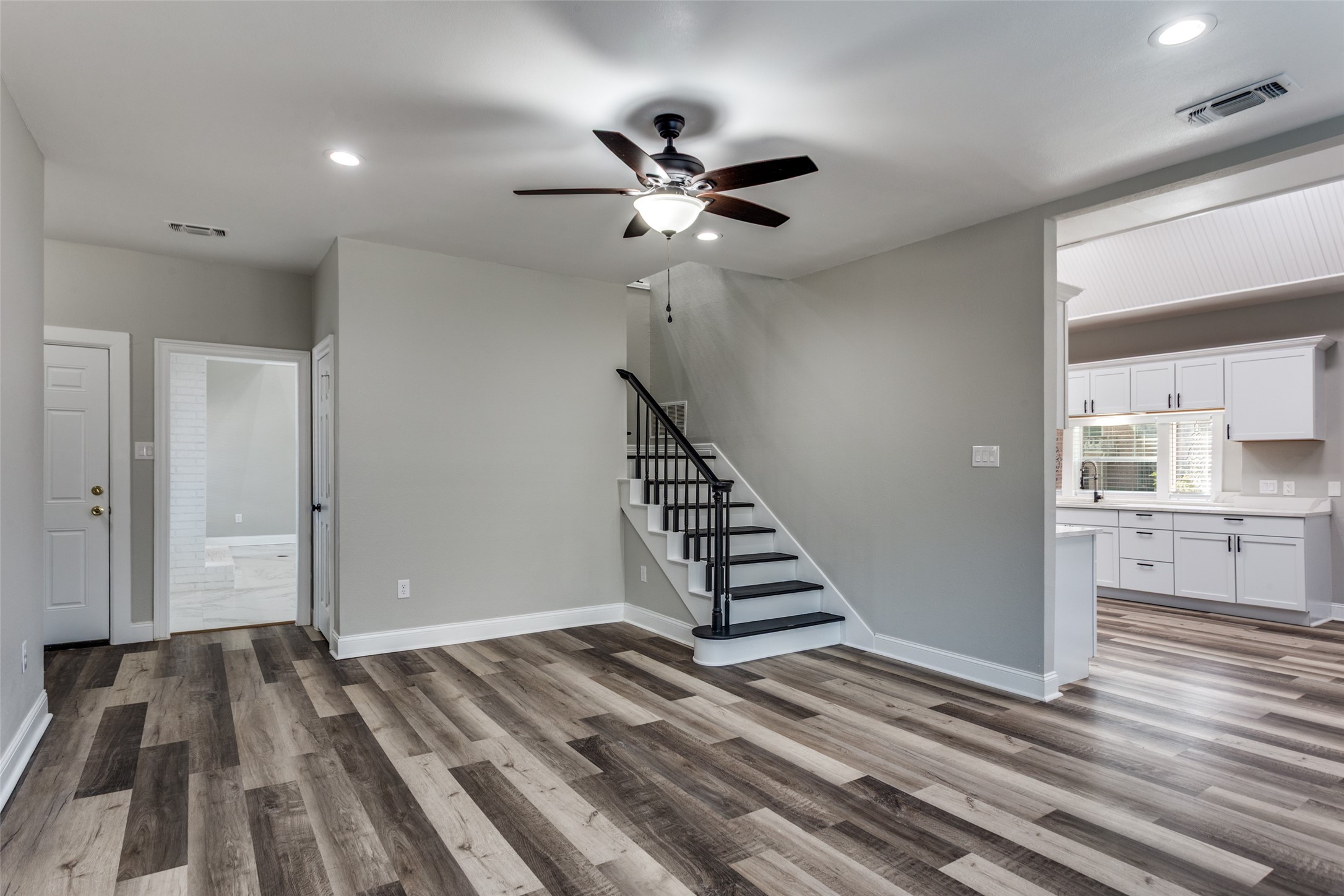 2103 Bay Club Drive Arlington TX 76013