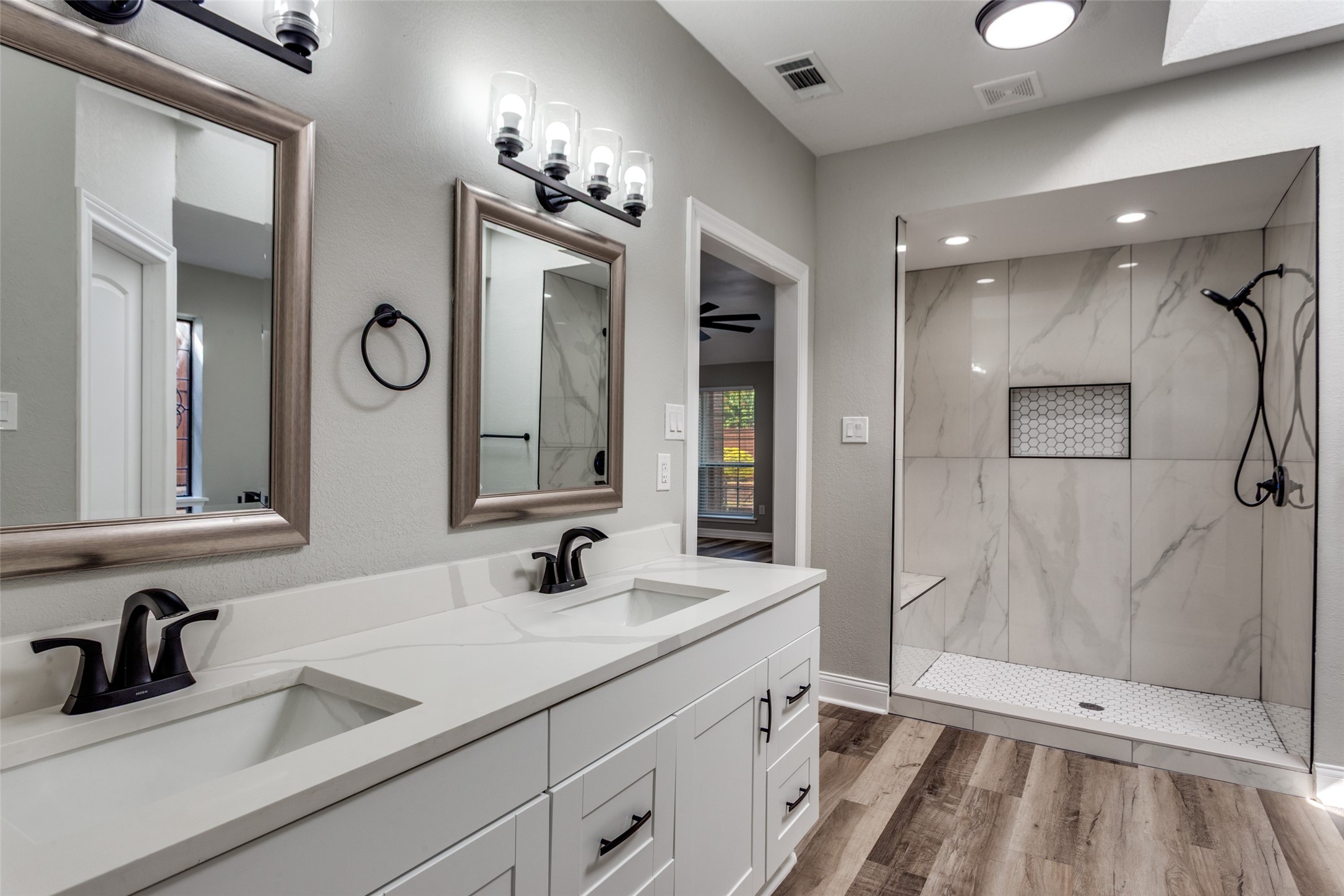 2103 Bay Club Drive Arlington TX 76013