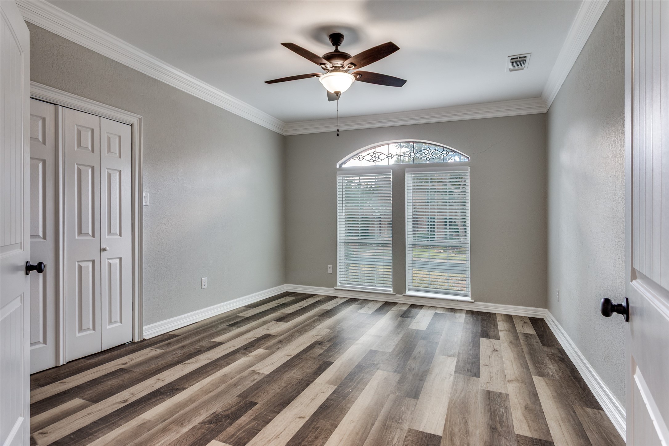 2103 Bay Club Drive Arlington TX 76013