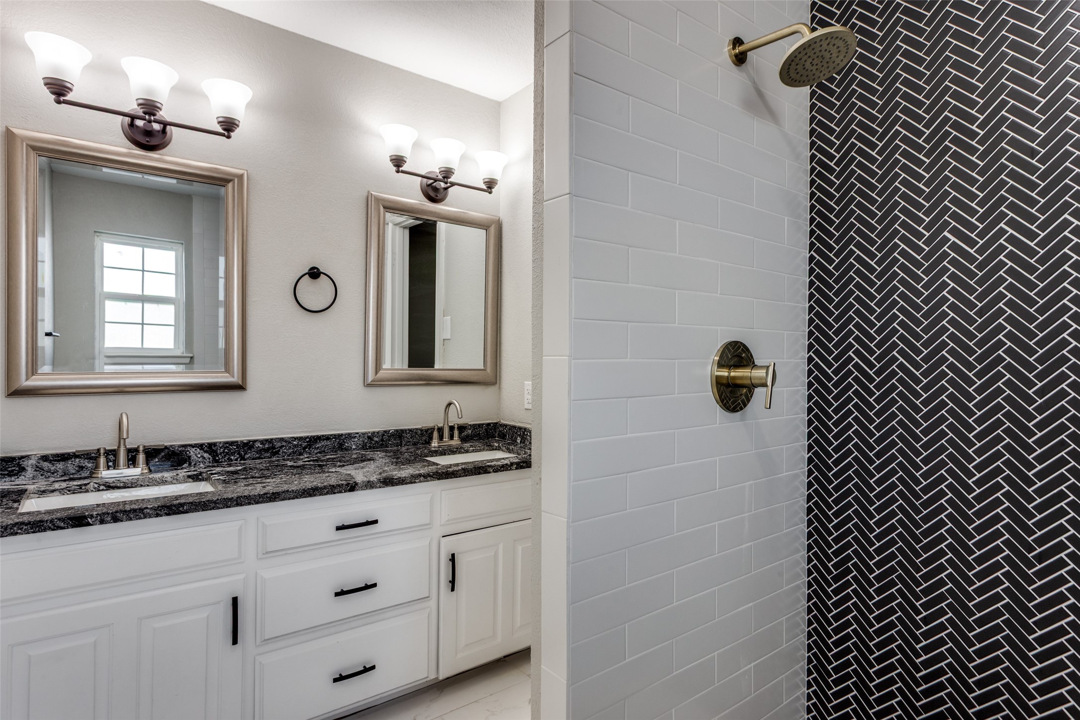2103 Bay Club Drive Arlington TX 76013