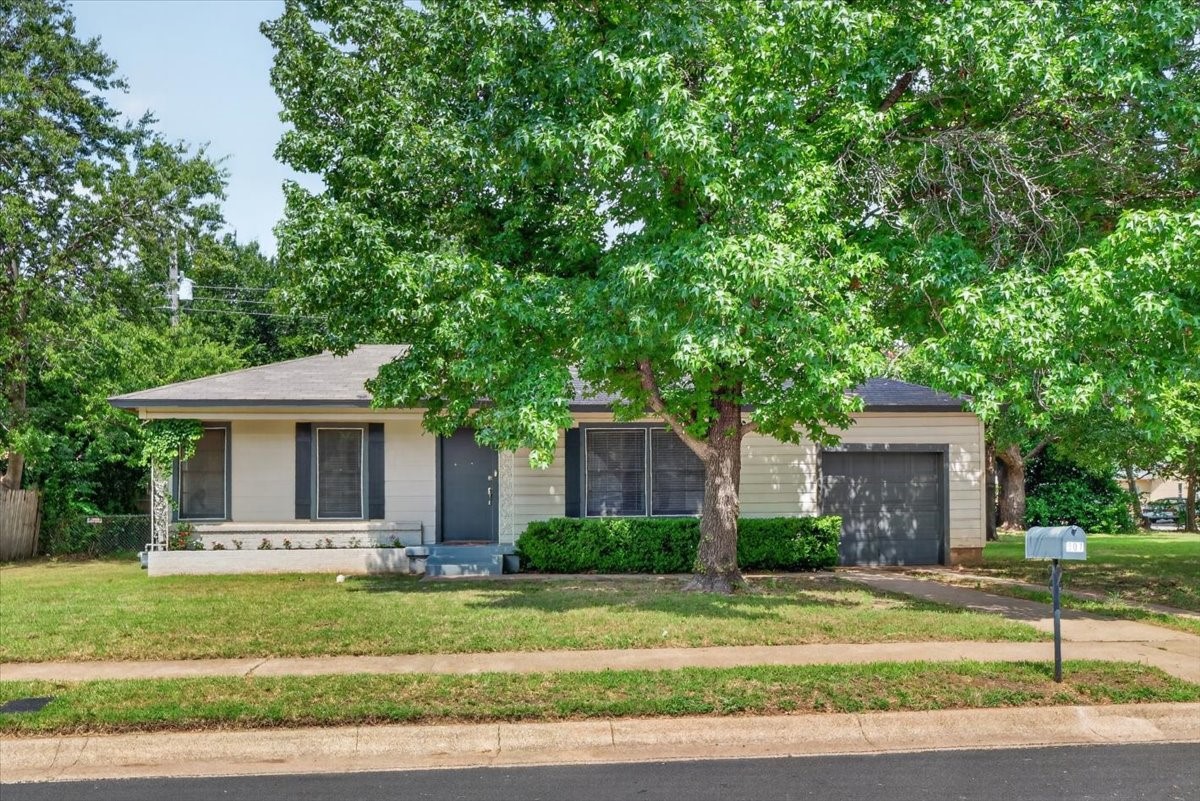 307 Norwood Drive Hurst TX 76053