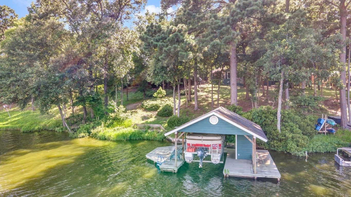 201 Pinewood Court Holly Lake Ranch TX 75765