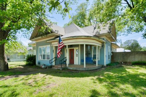 303 S Church Street Winters TX 79567