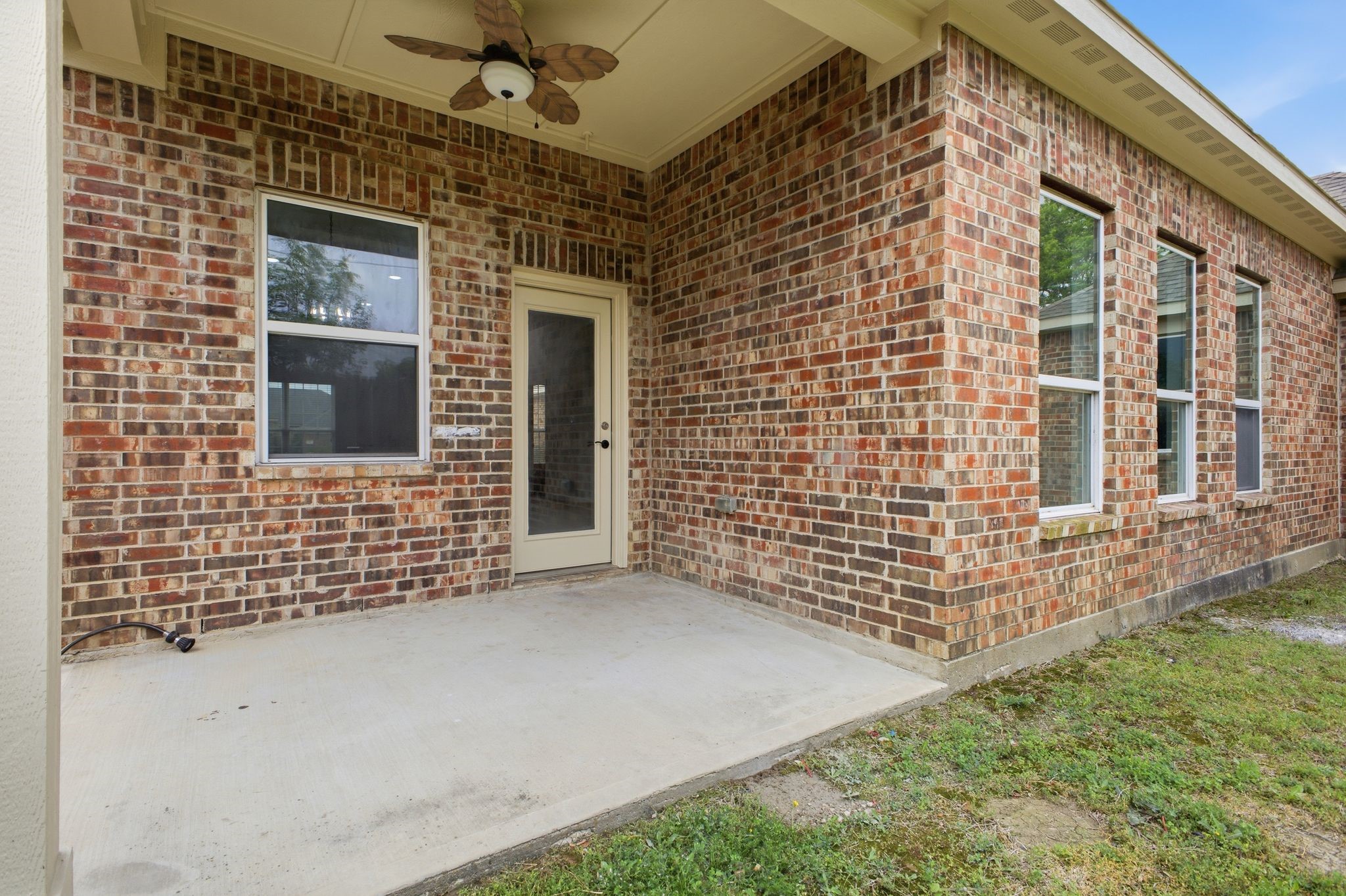 717 Roaring Springs Drive Glenn Heights TX 75154