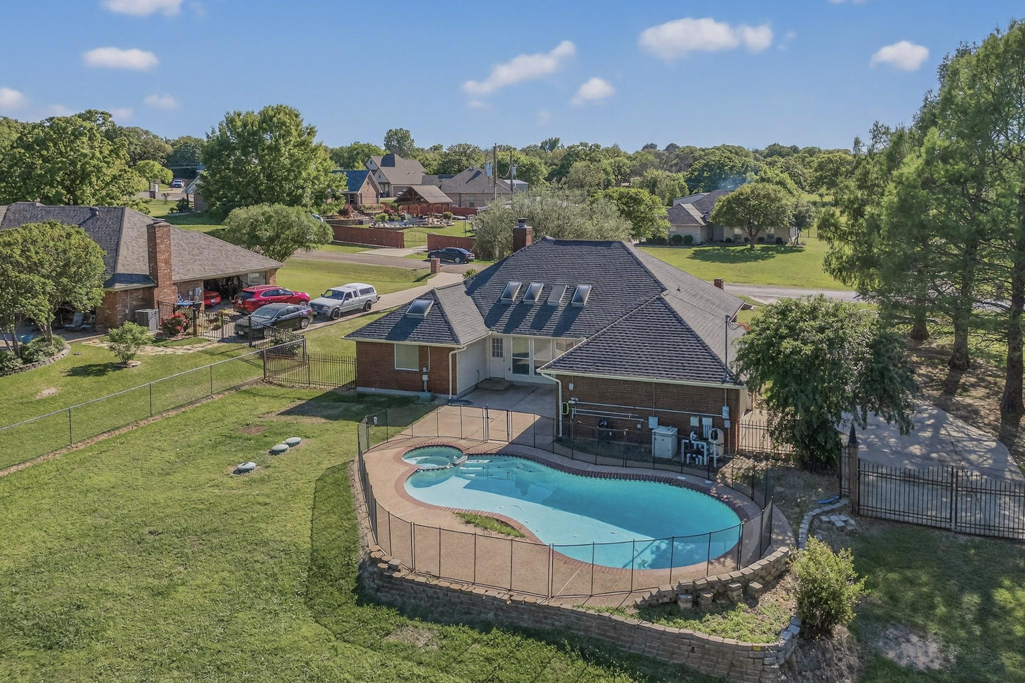 2601 Trail Tree Court Burleson TX 76028