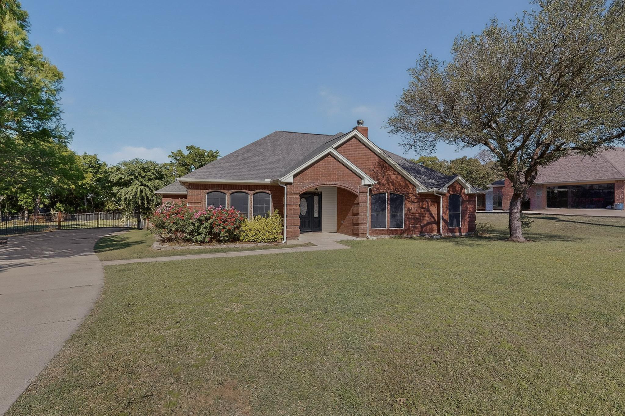 2601 Trail Tree Court Burleson TX 76028