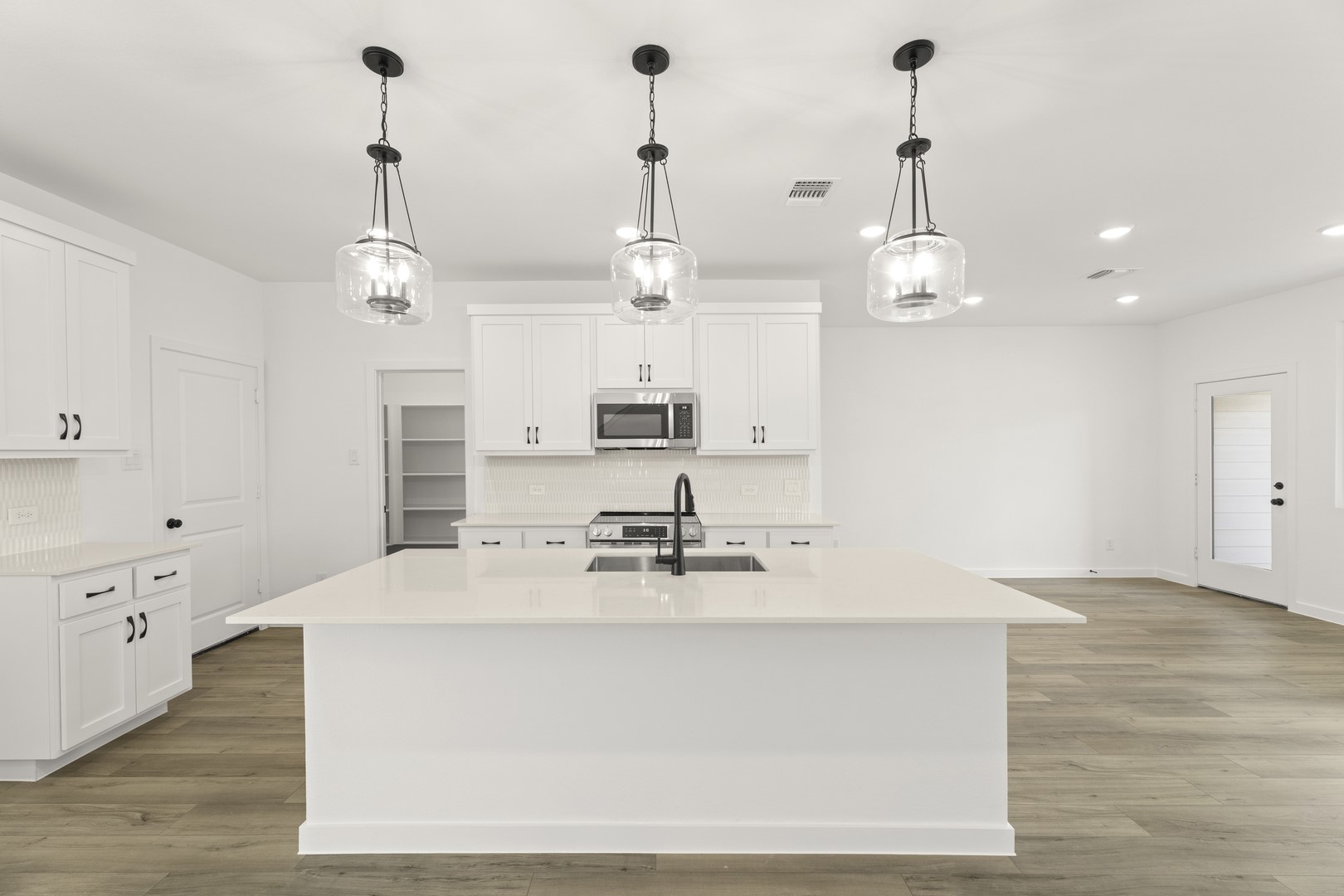 6923 Mission Tejas Drive Dallas TX 75228
