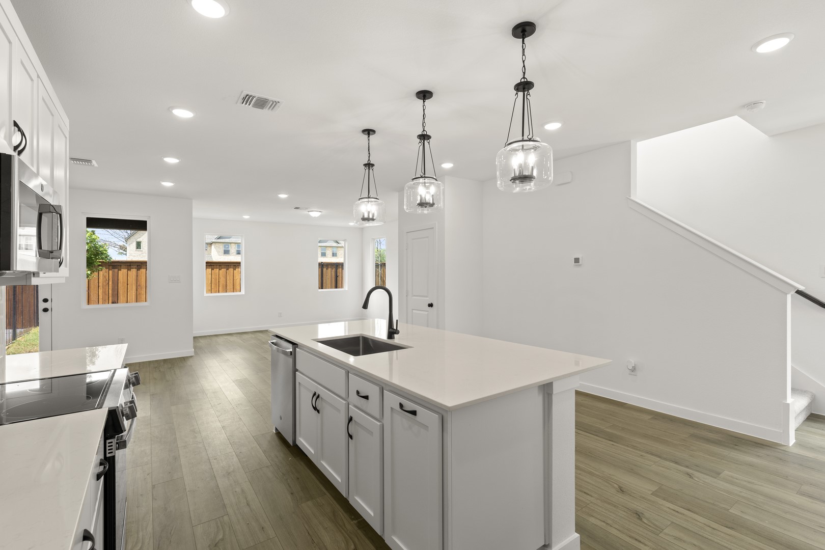 6923 Mission Tejas Drive Dallas TX 75228