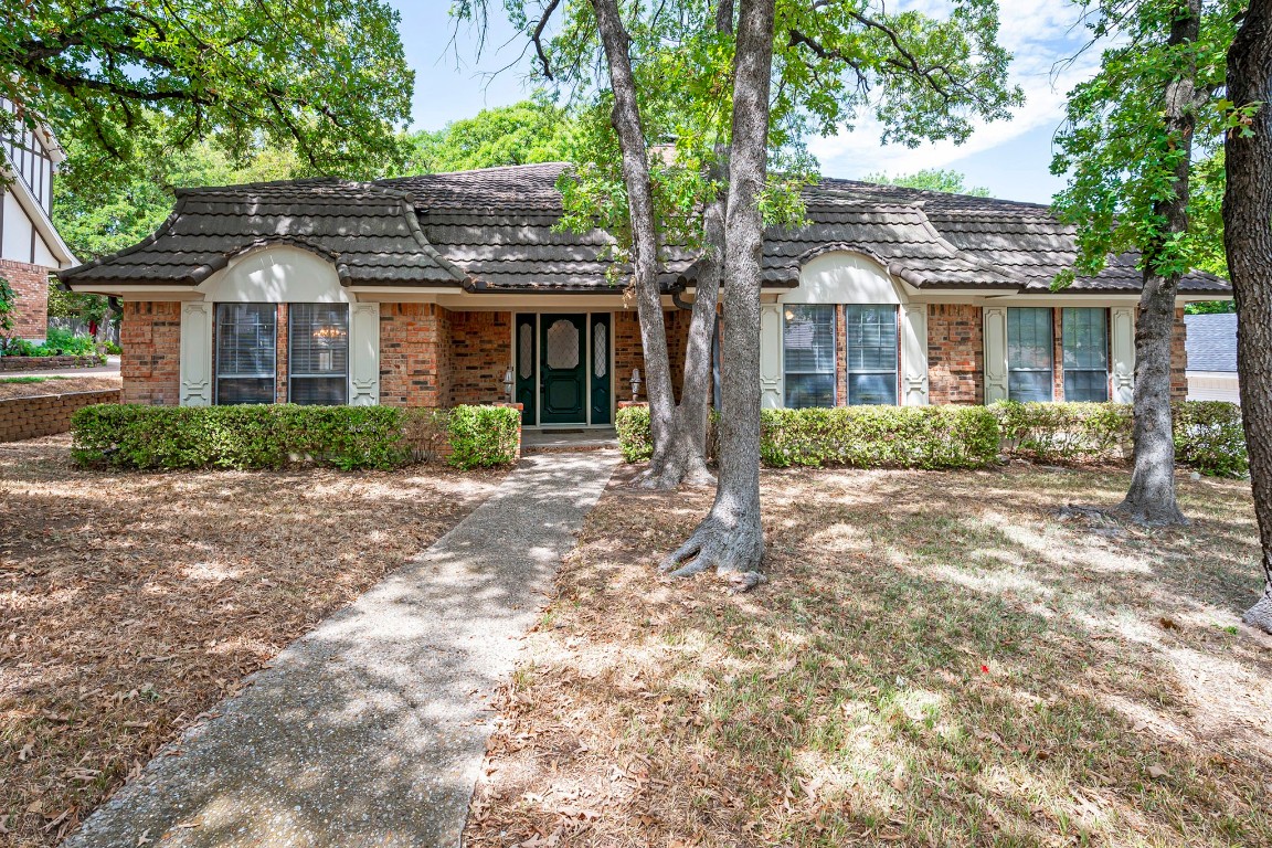 812 Firewheel Trail Fort Worth TX 76112