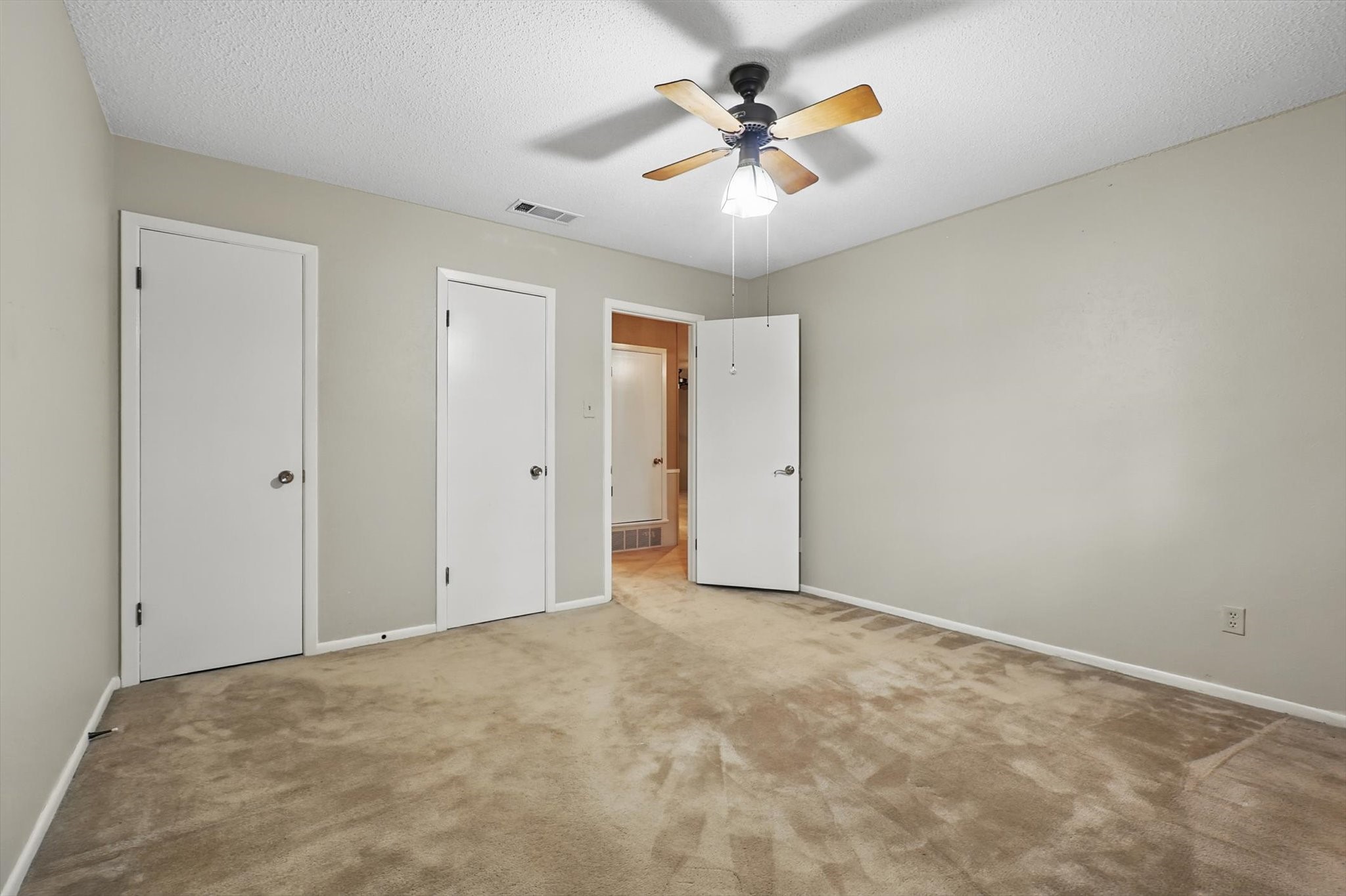 912 Live Oak Lane Arlington TX 76012