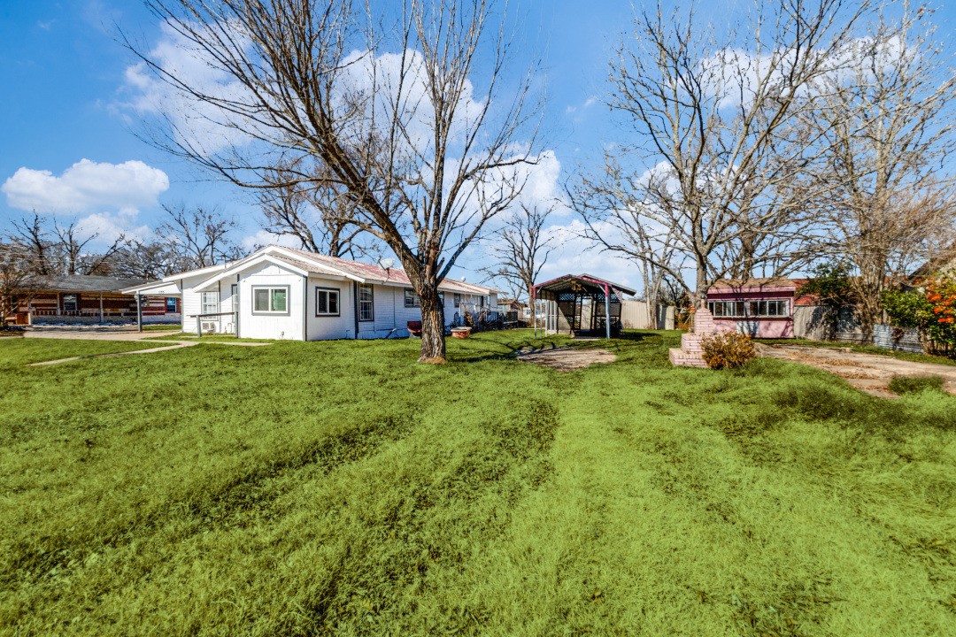 1125 E Palestine Street Mexia TX 76667