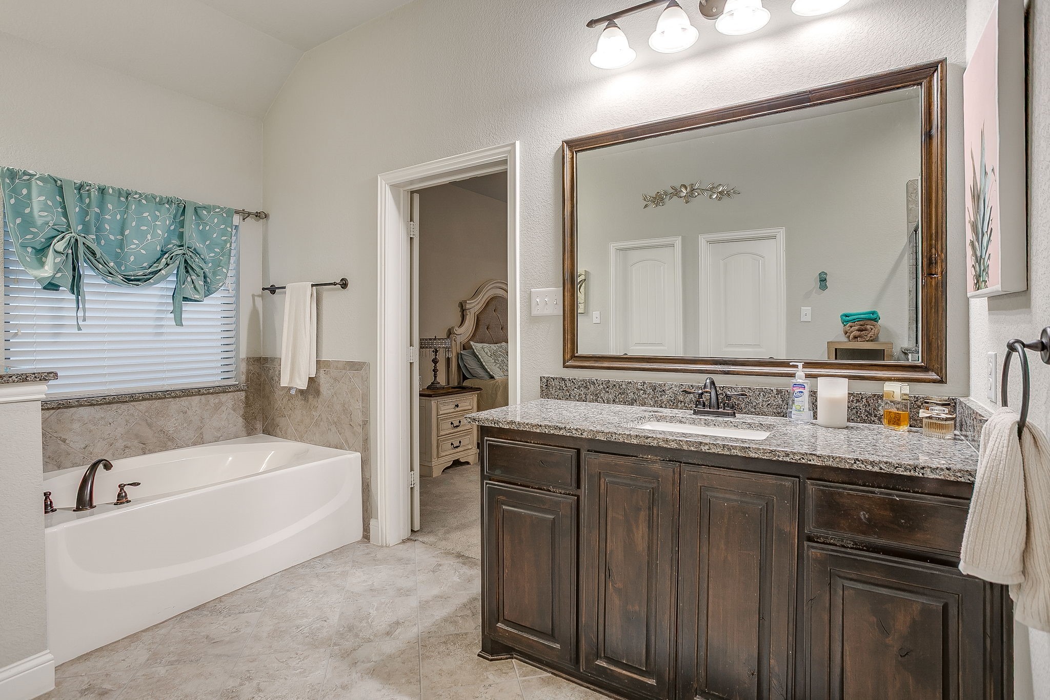 329 Madison Street Burleson TX 76028