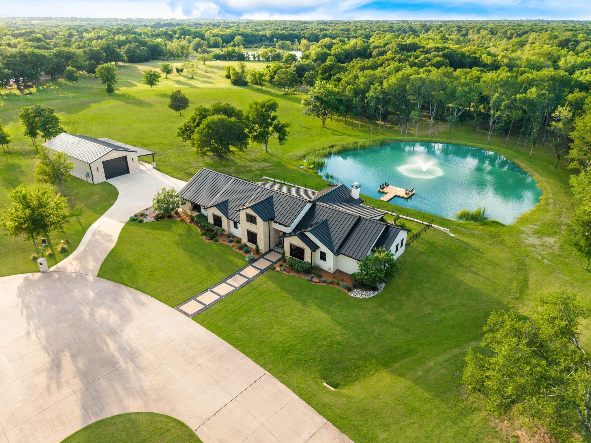 2100 Lake Crest Lane Wills Point TX 75169
