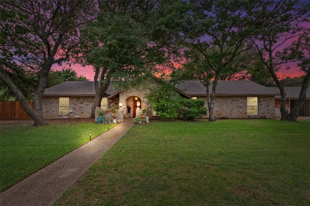 208 Opal Street Hewitt TX 76643