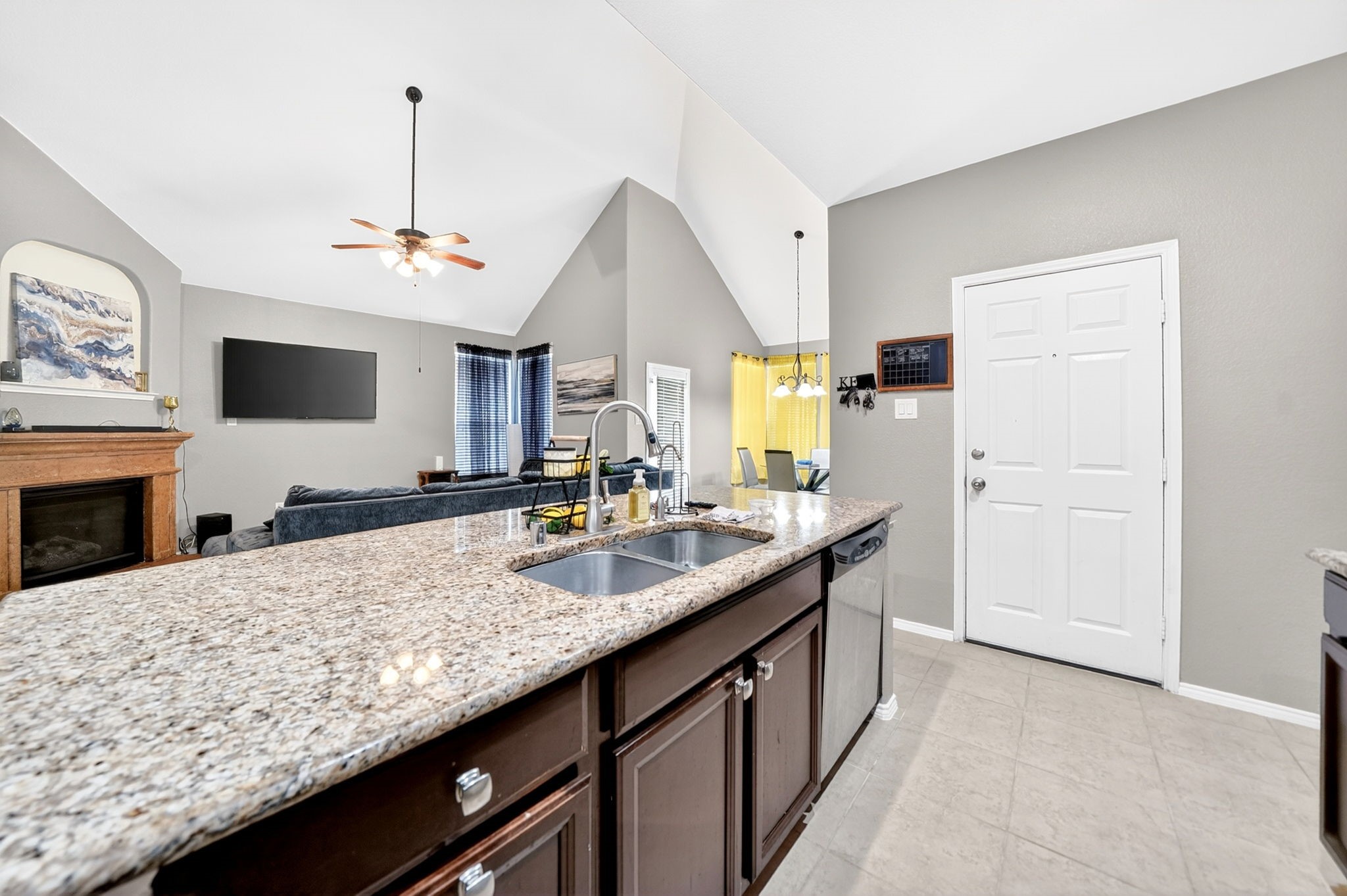 424 Castle Street Desoto TX 75115