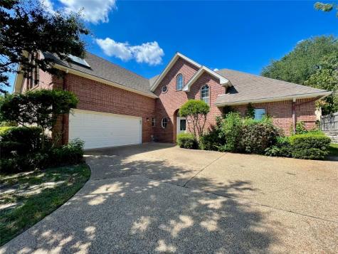 10036 Regent Row Street Benbrook TX 76126