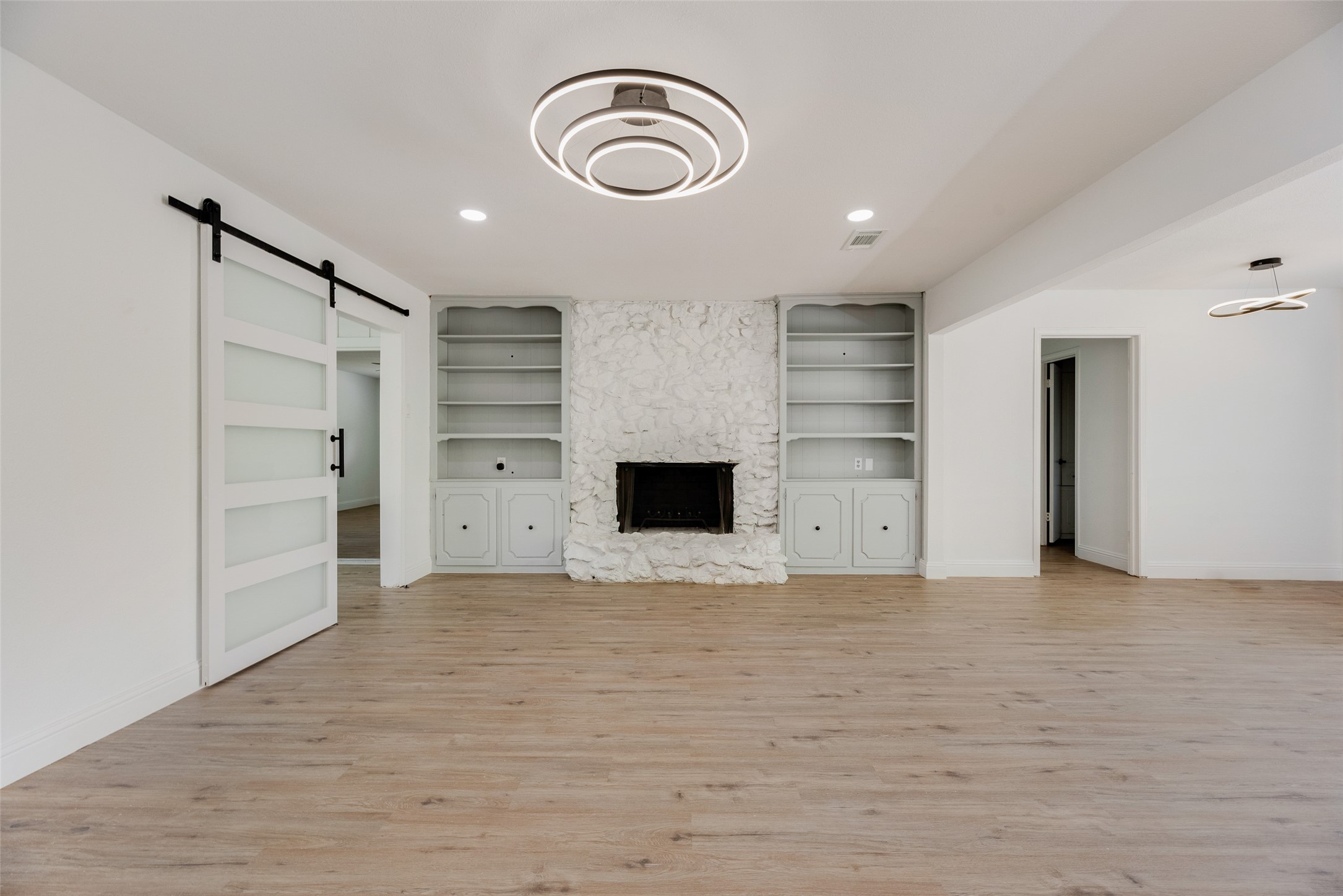 10823 Meadowcliff Lane Dallas TX 75238