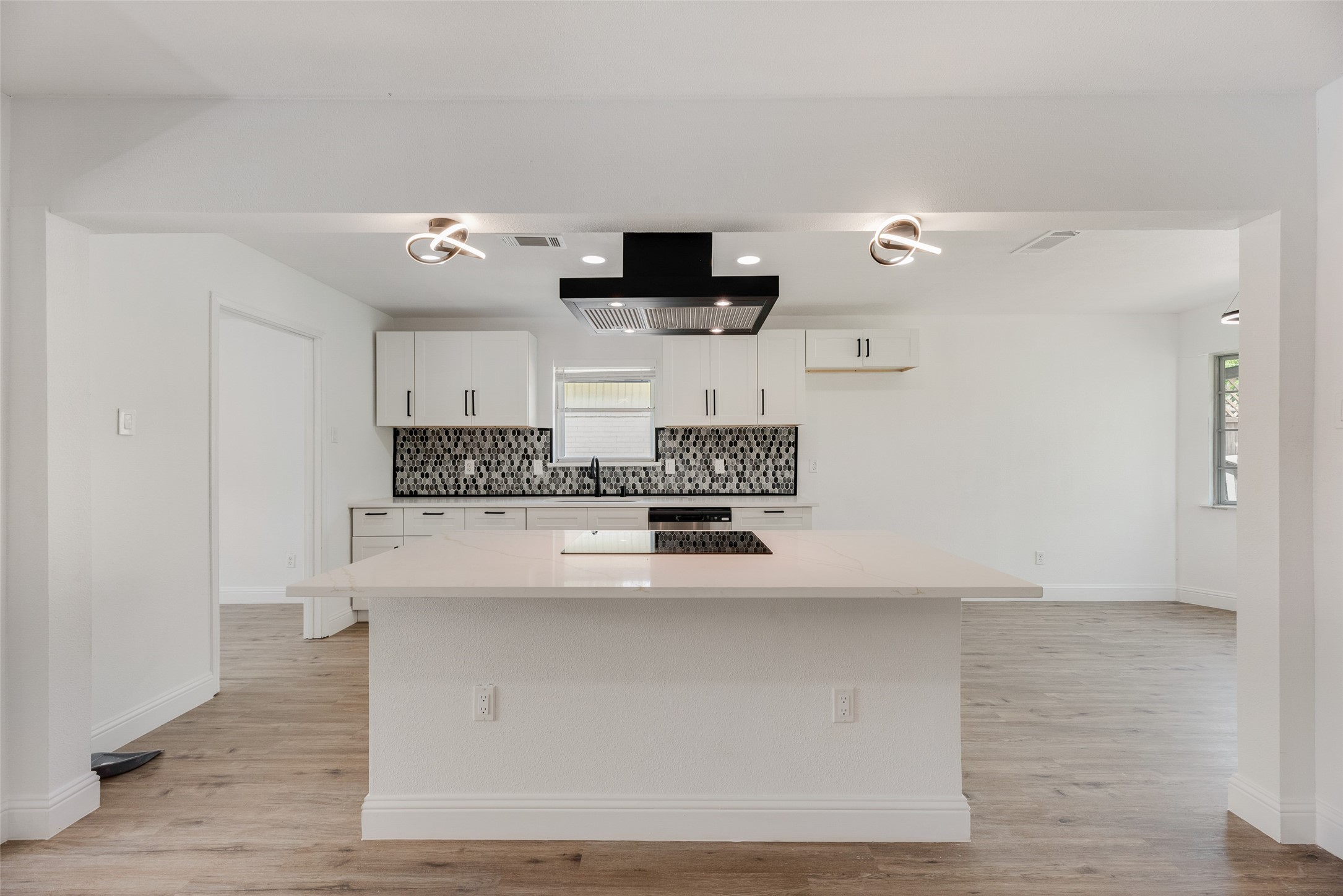 10823 Meadowcliff Lane Dallas TX 75238