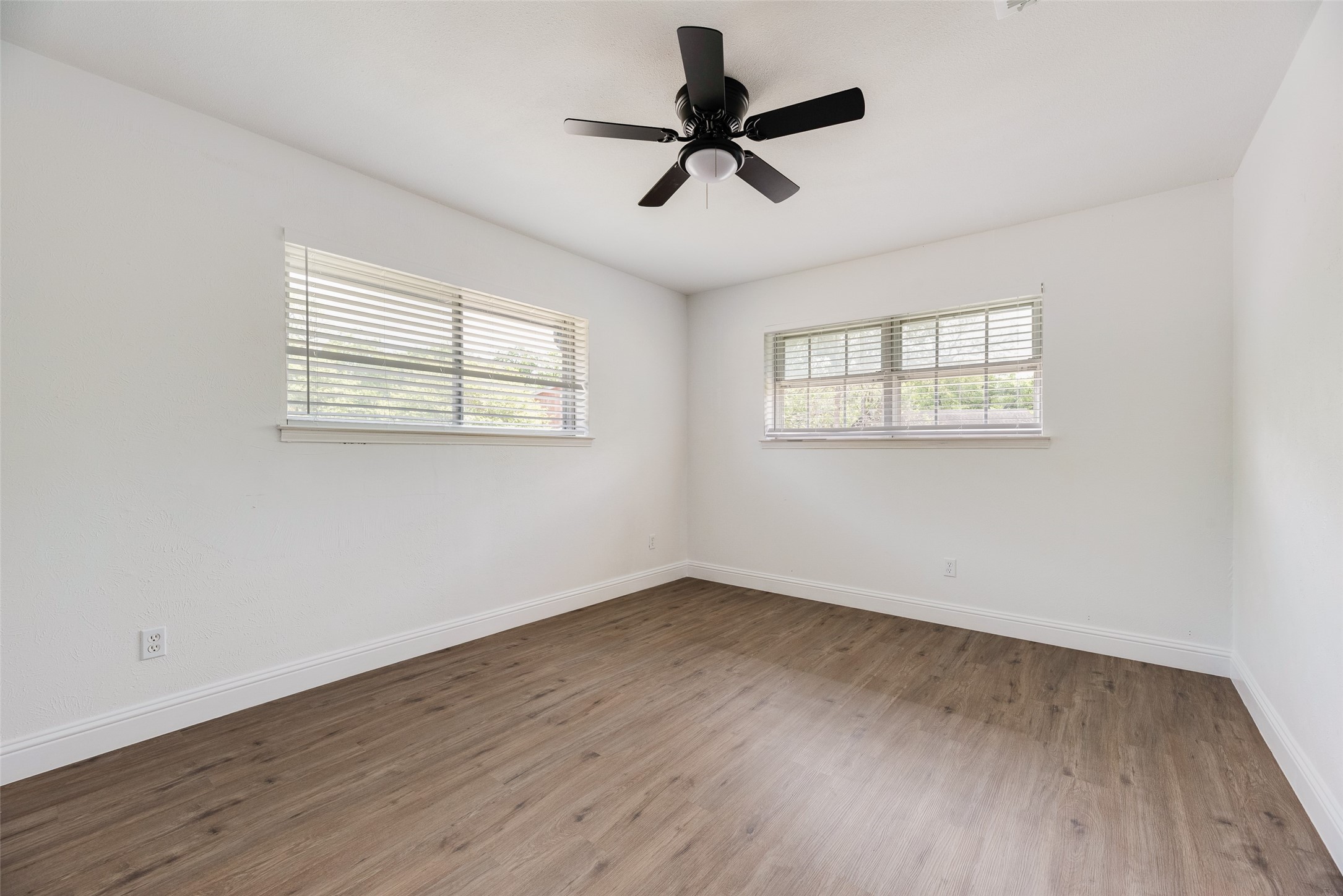 10823 Meadowcliff Lane Dallas TX 75238