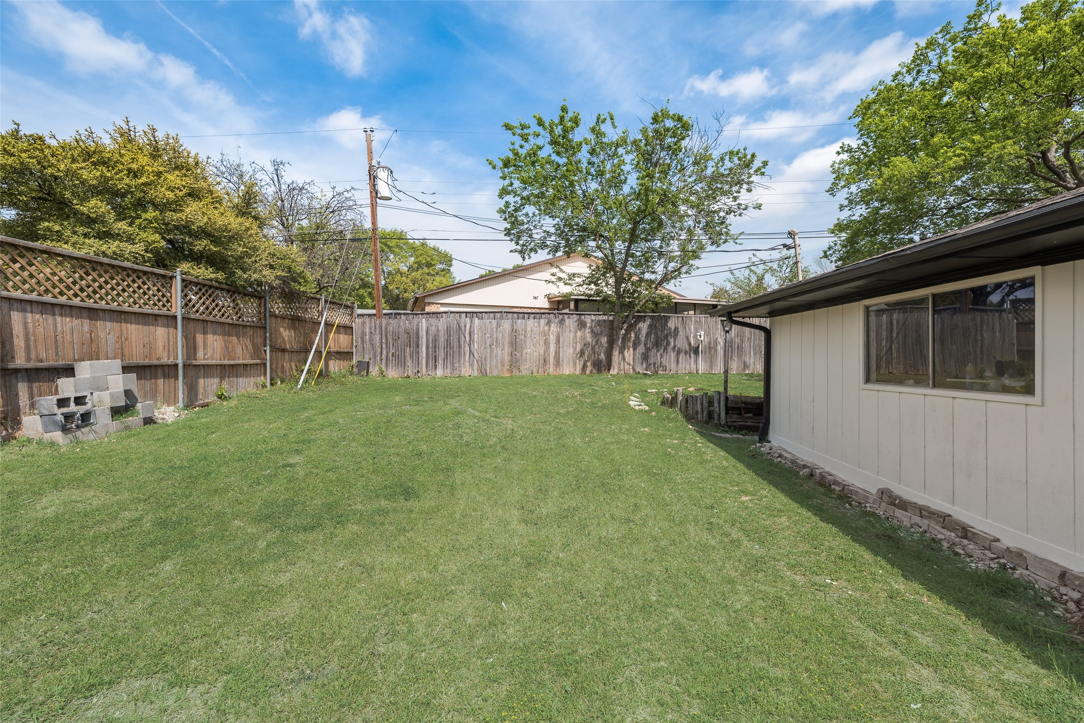 10823 Meadowcliff Lane Dallas TX 75238