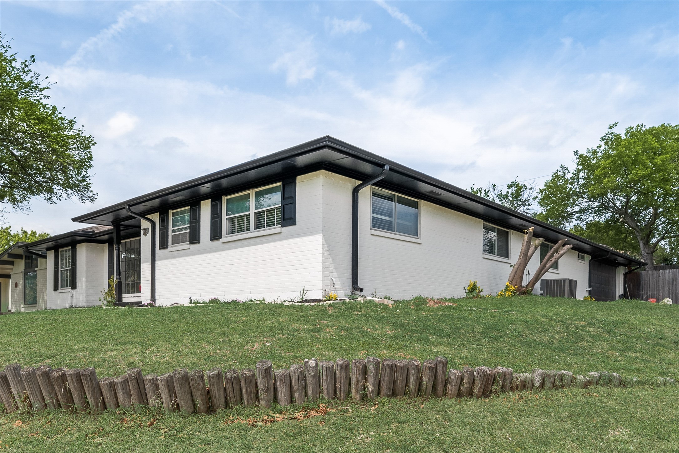 10823 Meadowcliff Lane Dallas TX 75238