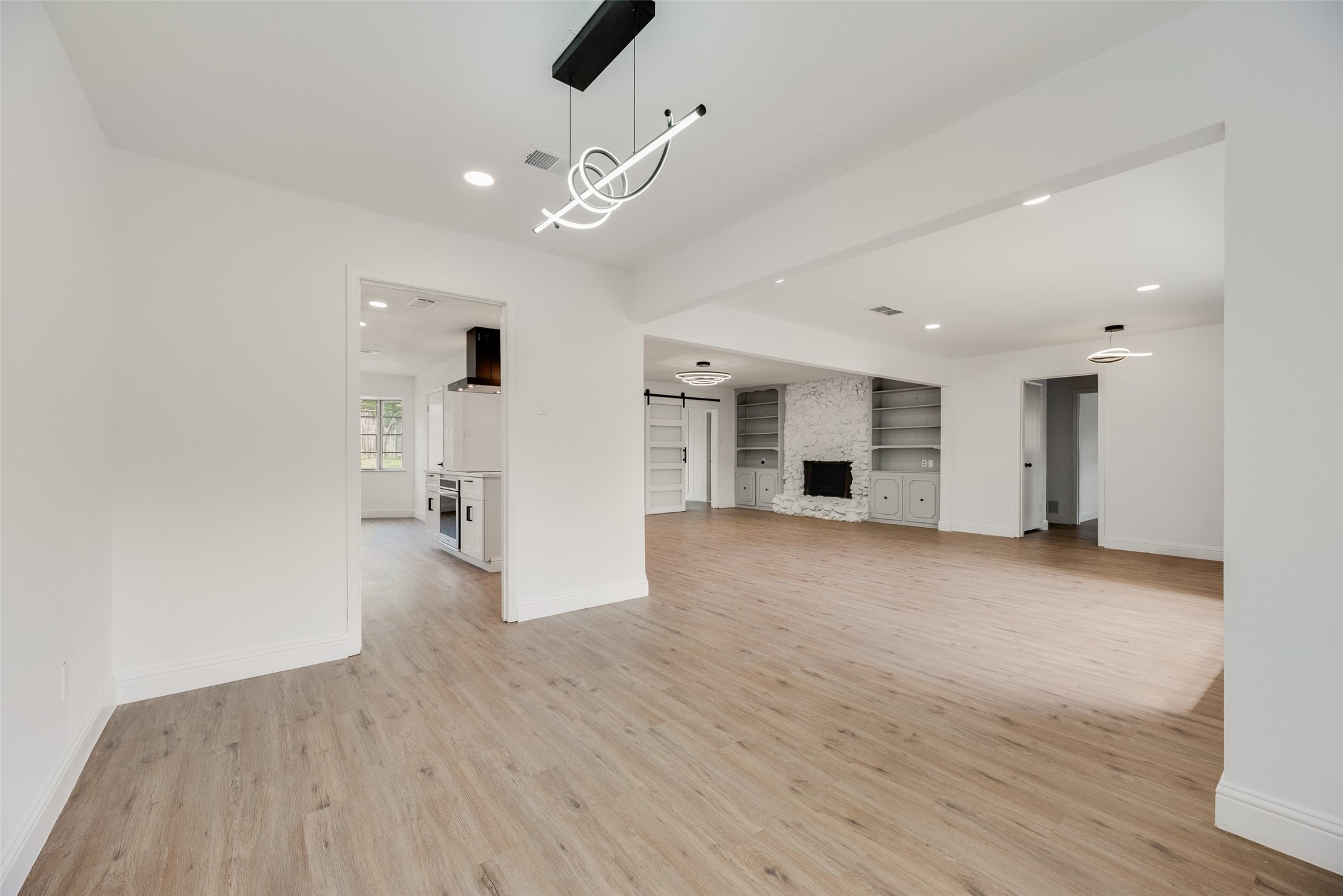 10823 Meadowcliff Lane Dallas TX 75238