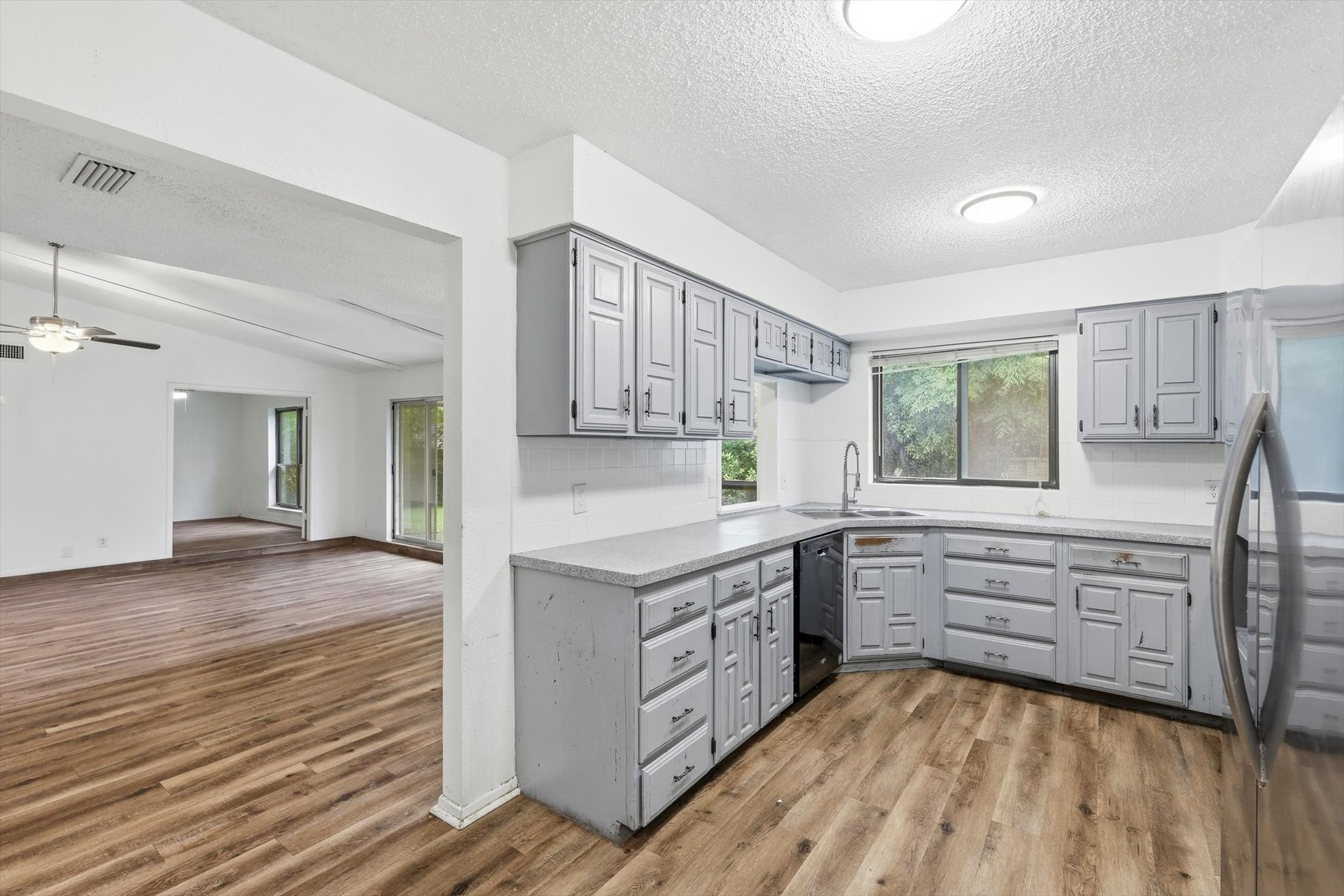 3914 Willowood Lane Grand Prairie TX 75052