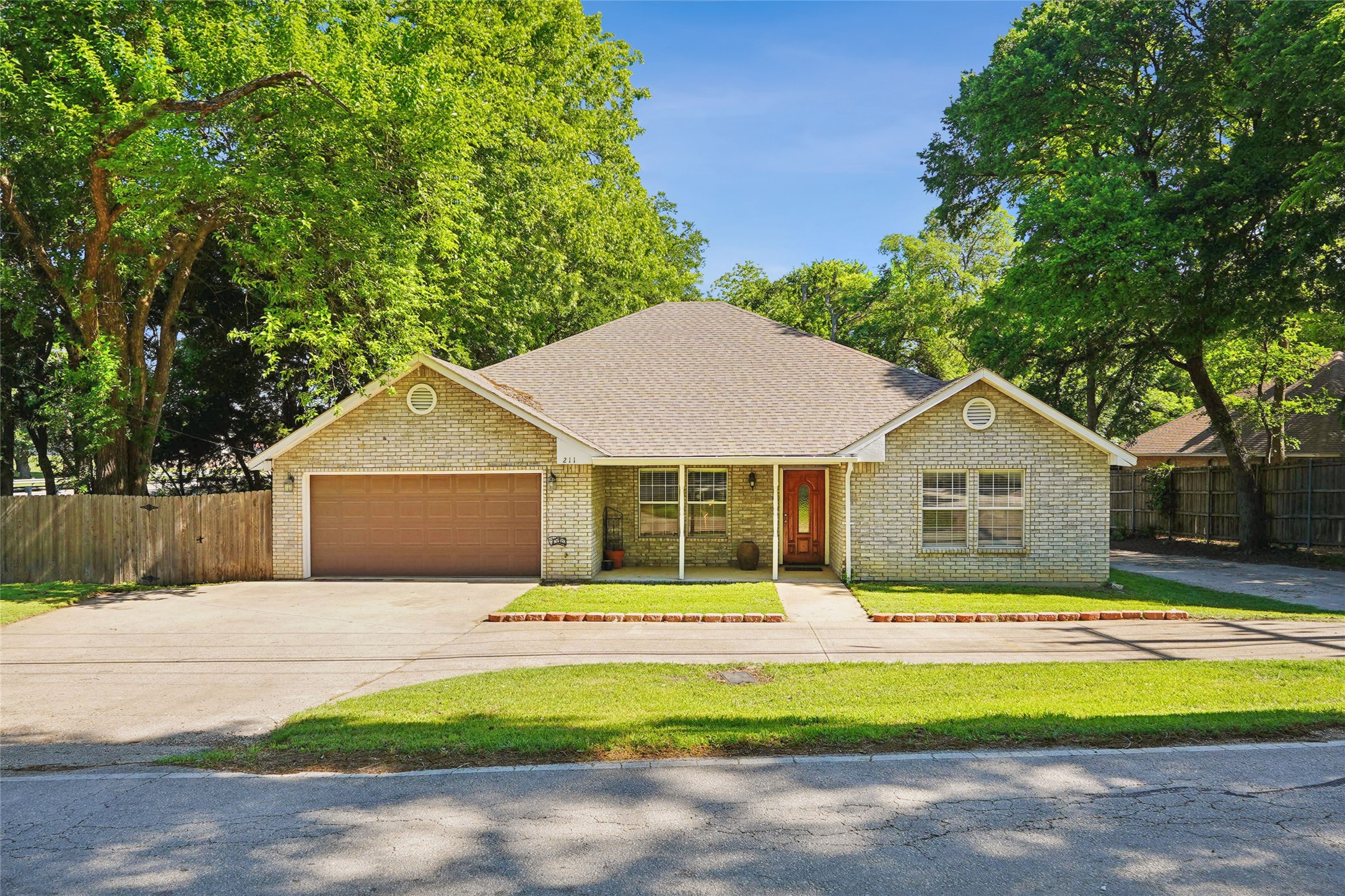 211 Ashford Lane Midlothian TX 76065