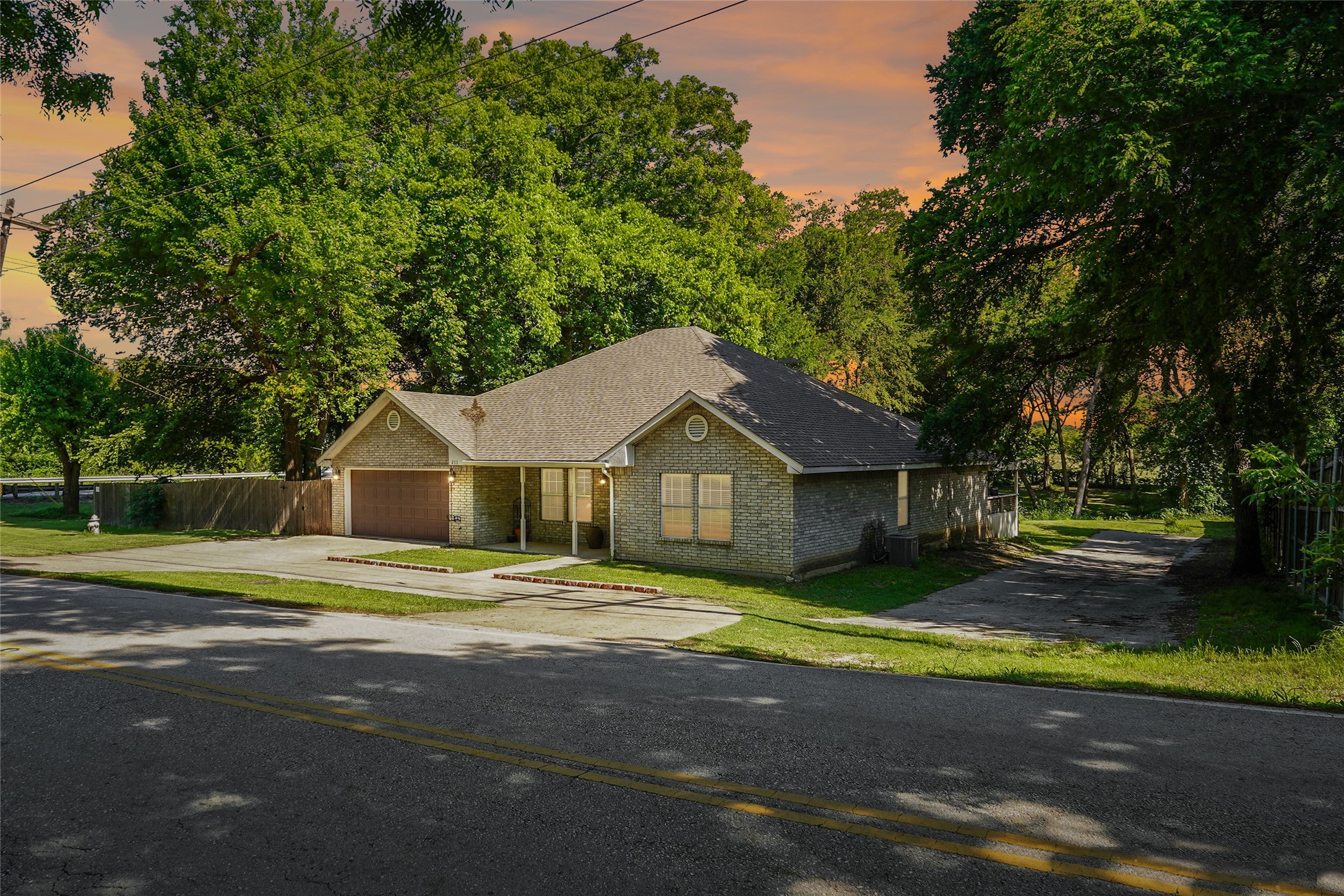 211 Ashford Lane Midlothian TX 76065