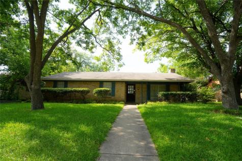 216 Meadowcreek Drive Desoto TX 75115