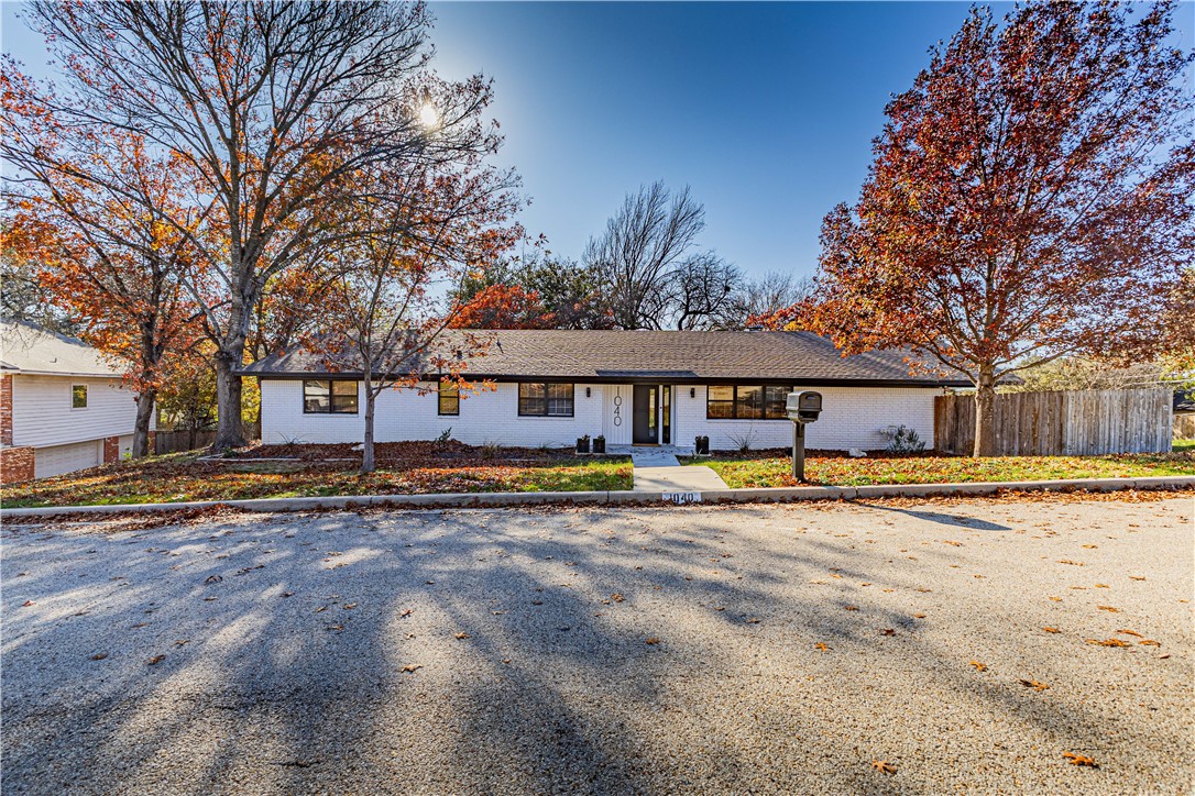 1040 Cardinal Drive Woodway TX 76712