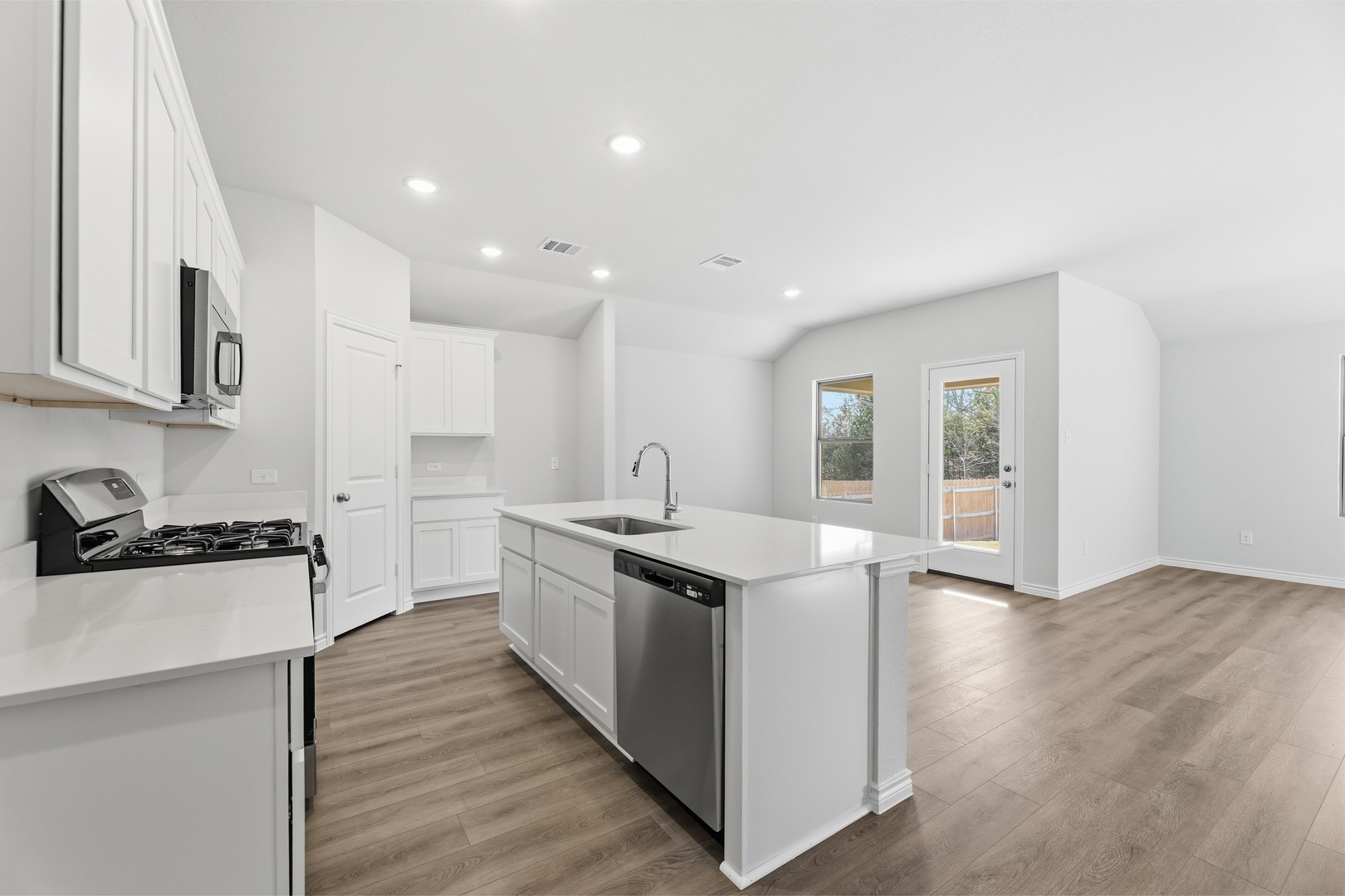 3923 Rose Hill Court Denison TX 75020