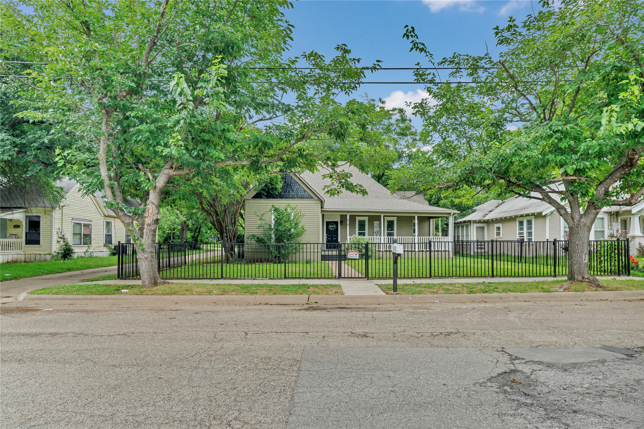 416 W Willingham Street Cleburne TX 76033