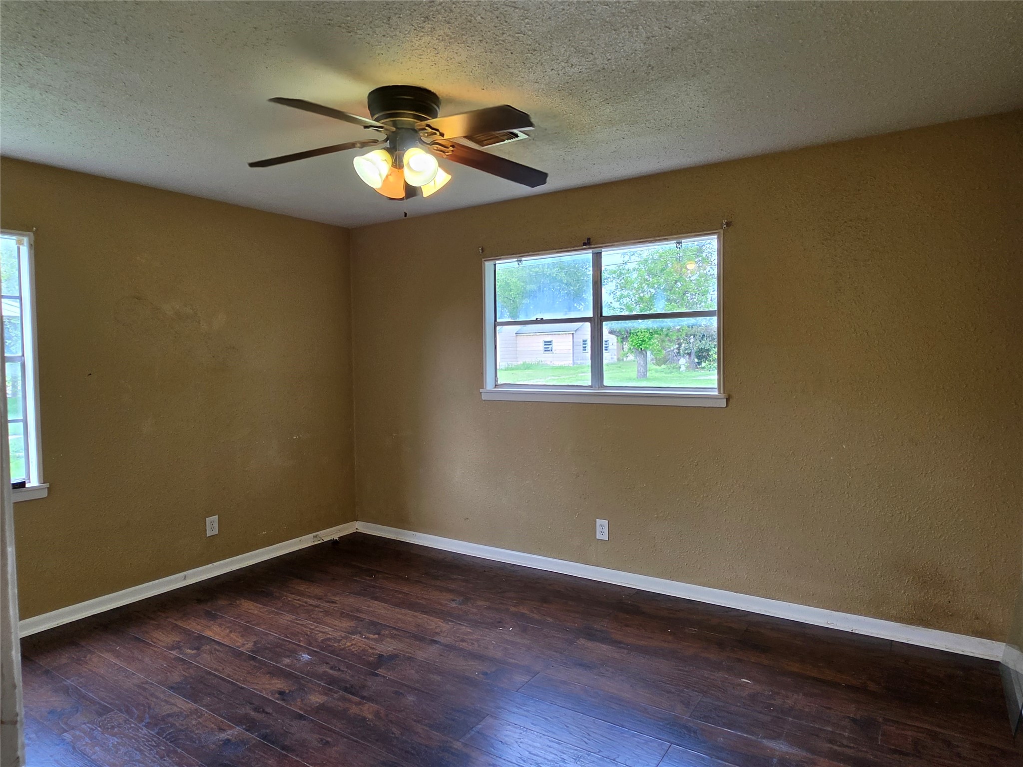 509 Starkey Street Bangs TX 76823