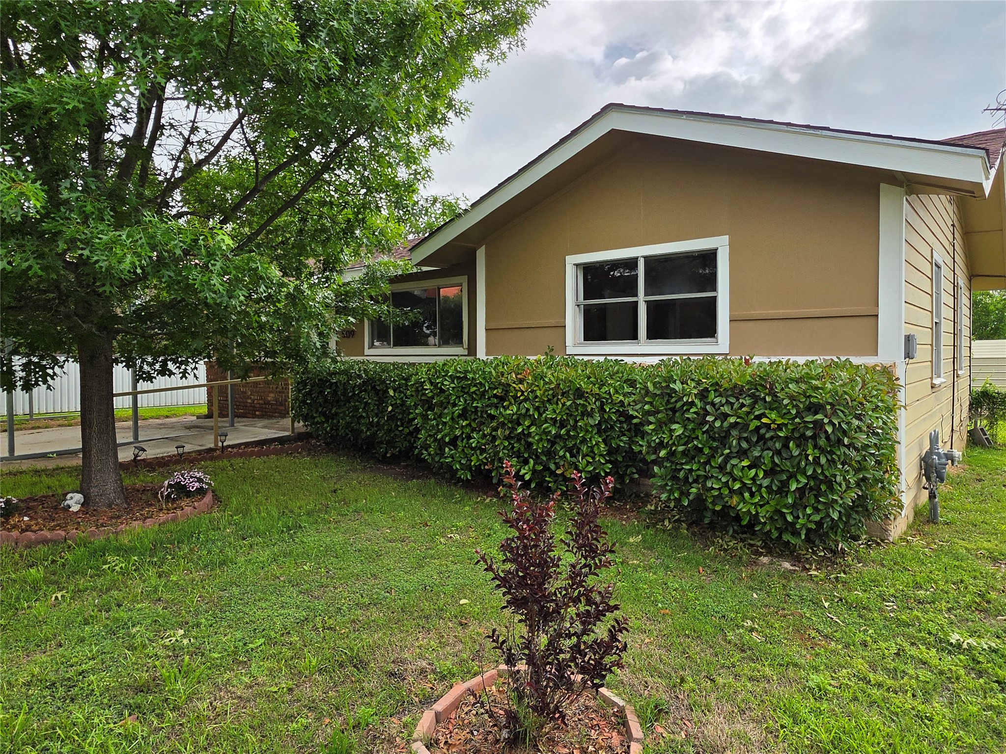 509 Starkey Street Bangs TX 76823