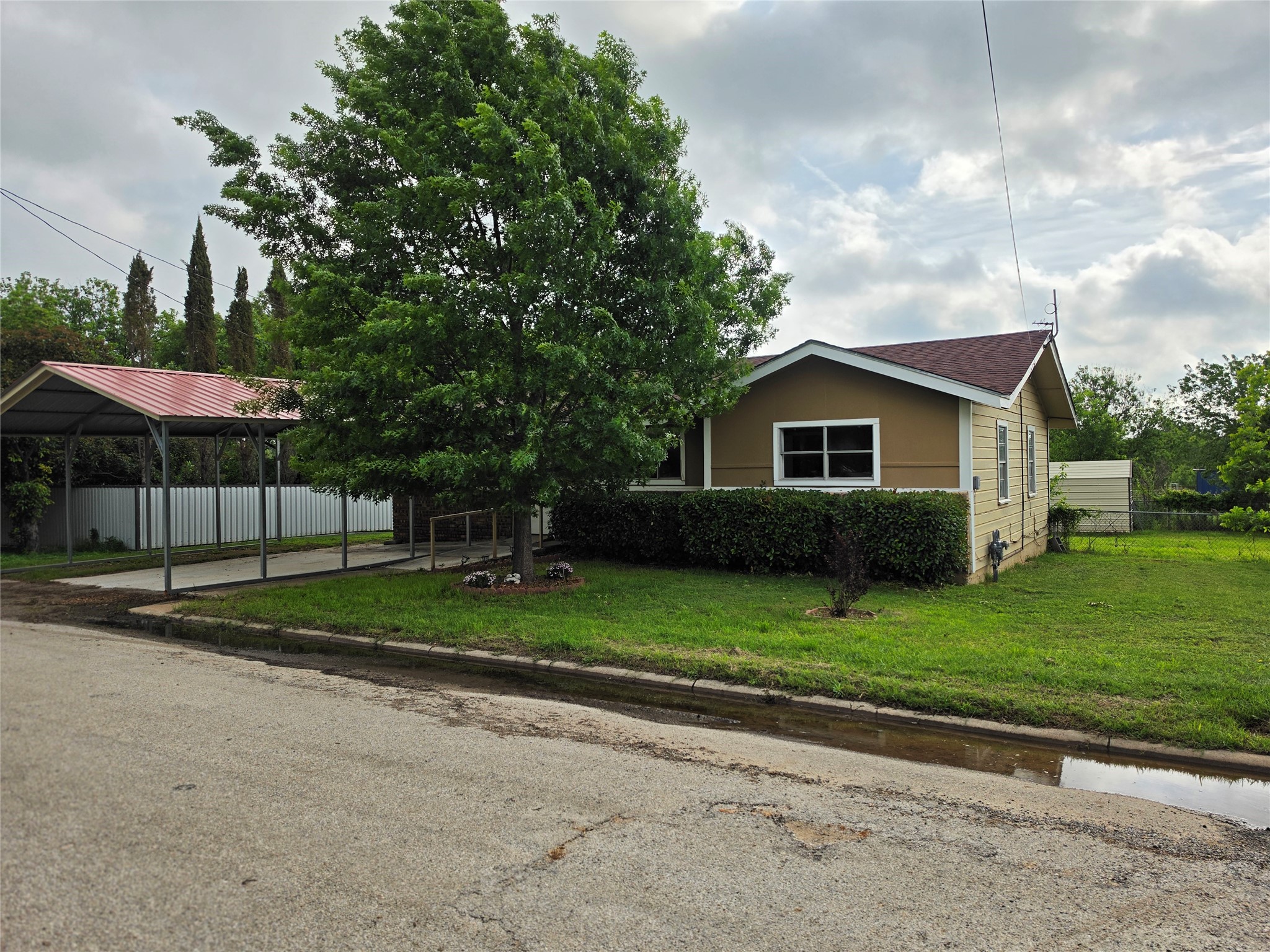 509 Starkey Street Bangs TX 76823