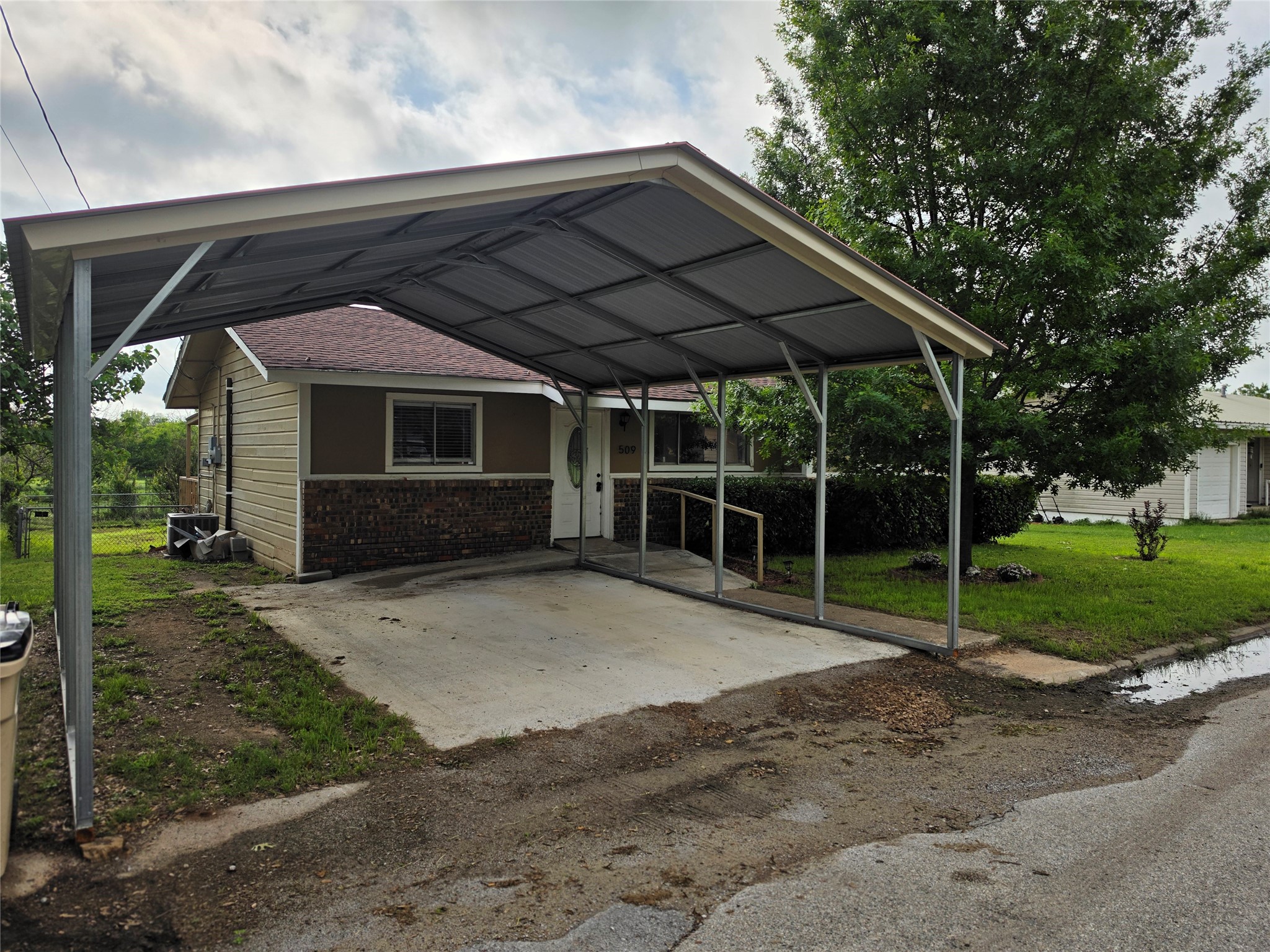 509 Starkey Street Bangs TX 76823