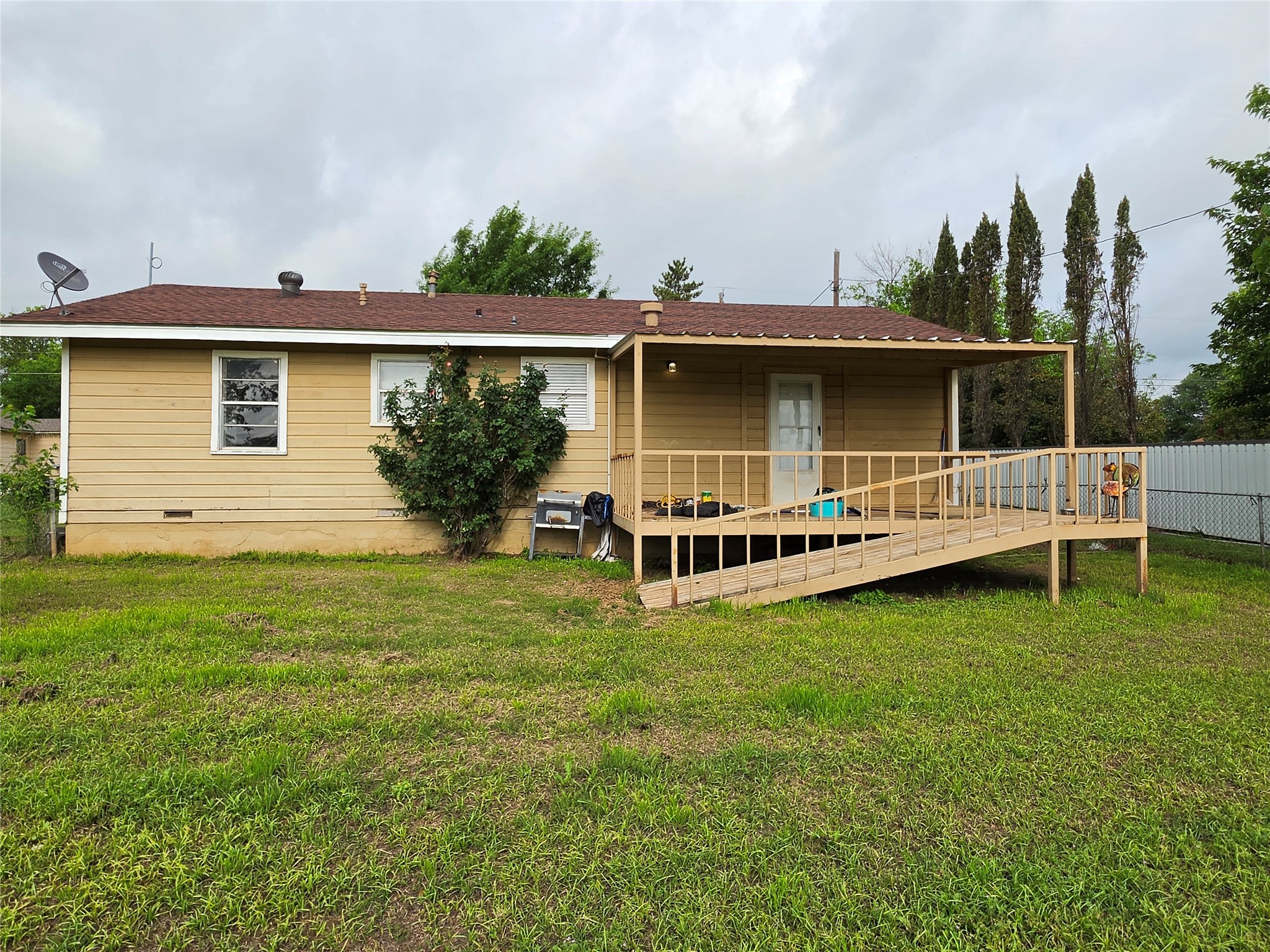 509 Starkey Street Bangs TX 76823