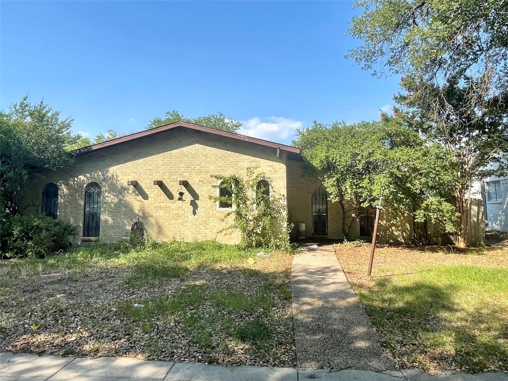 4222 Mayflower Drive Garland TX 75043