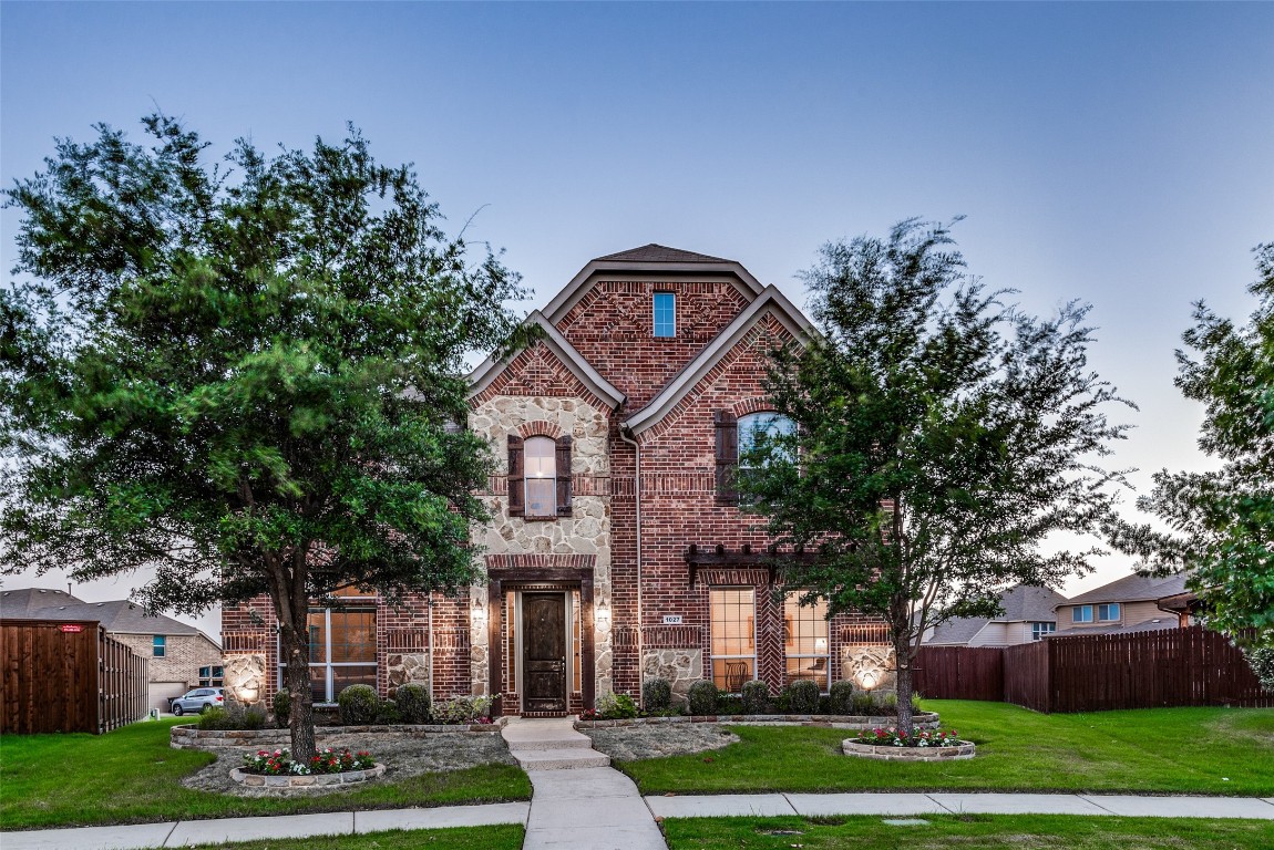 1027 Echo Bend Court Frisco TX 75036