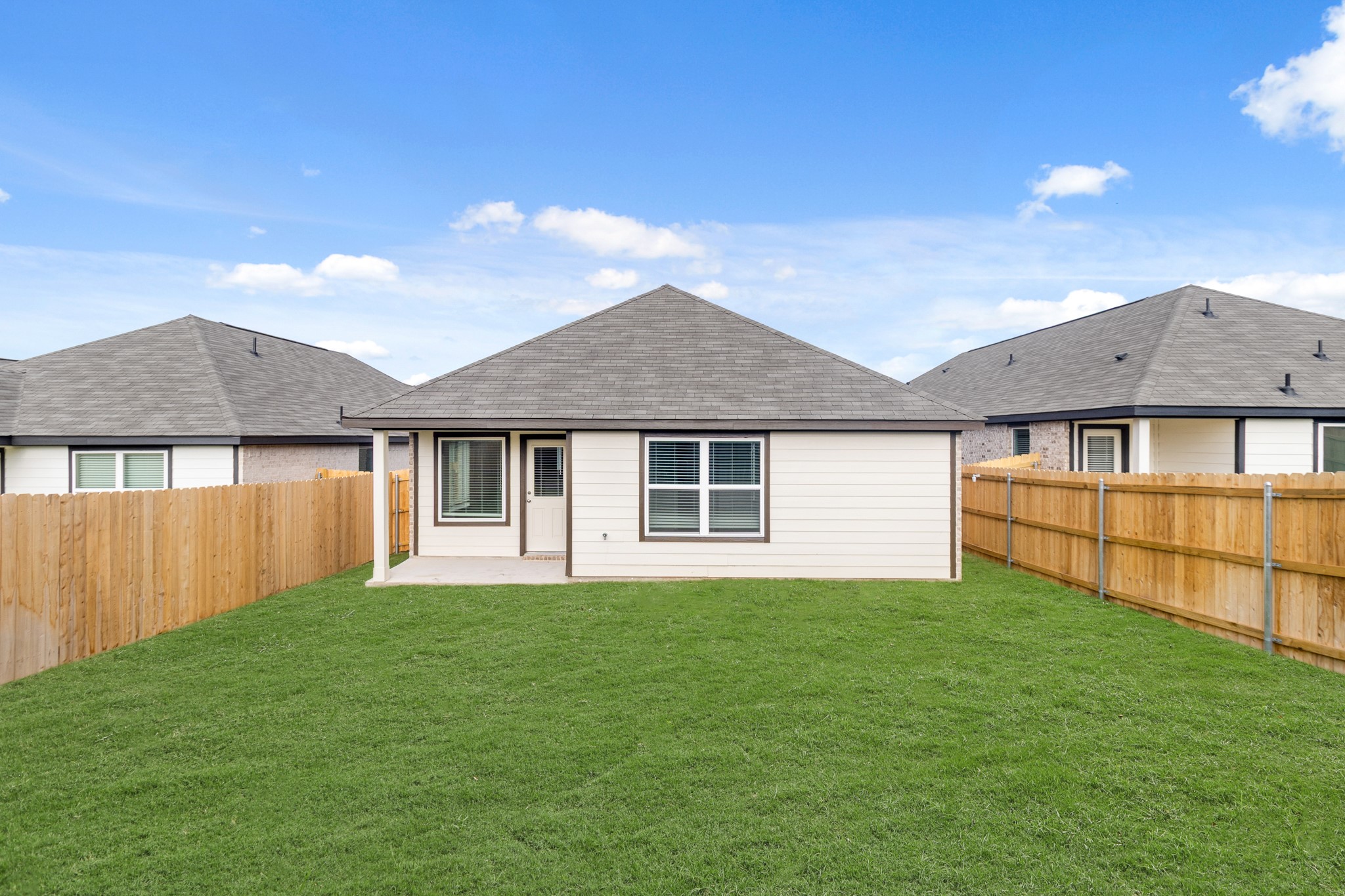1607 Romans Road Ennis TX 75119