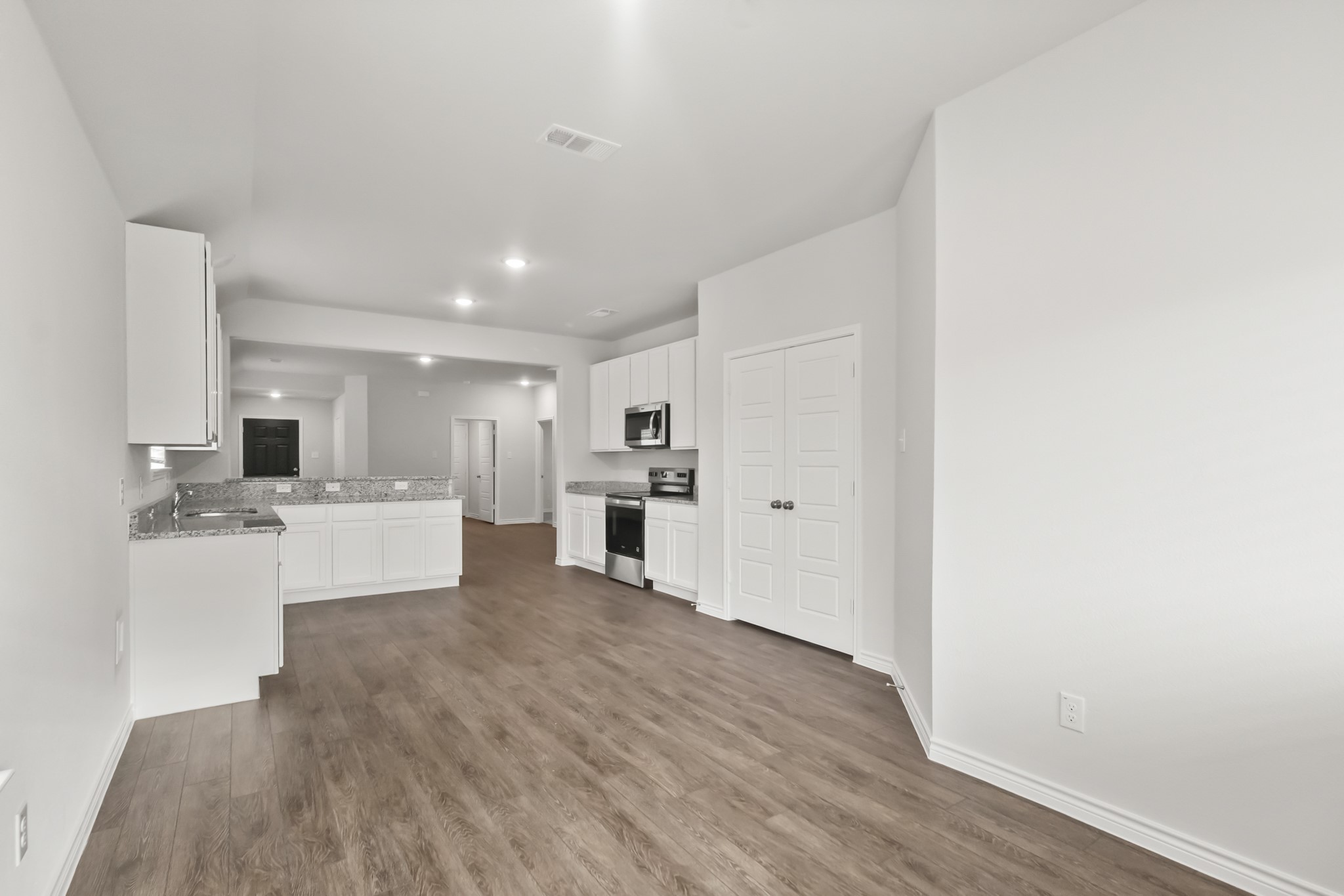 1607 Romans Road Ennis TX 75119